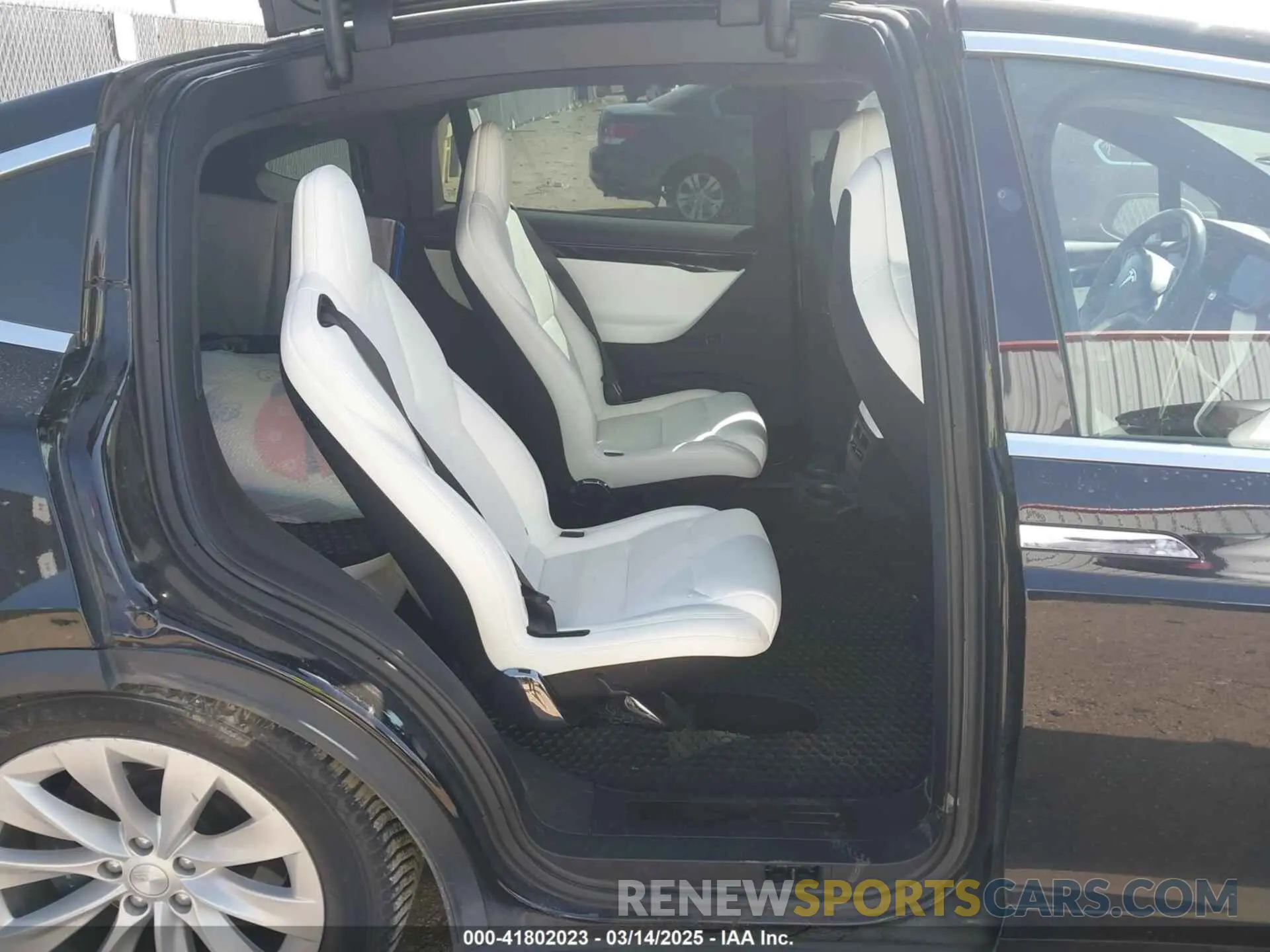 8 fotografías del automóvil dañado 5YJXCBE22KF184504 TESLA MODEL X 2019