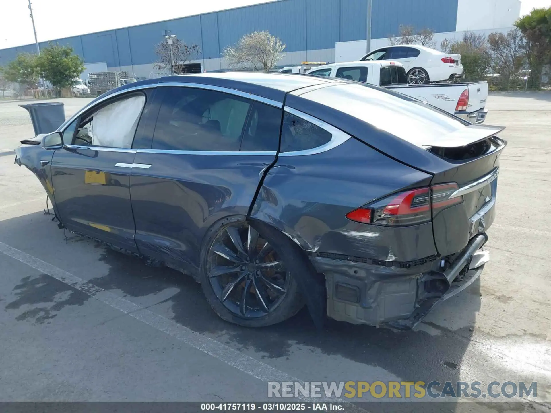 3 fotografías del automóvil dañado 5YJXCBE23KF183801 TESLA MODEL X 2019