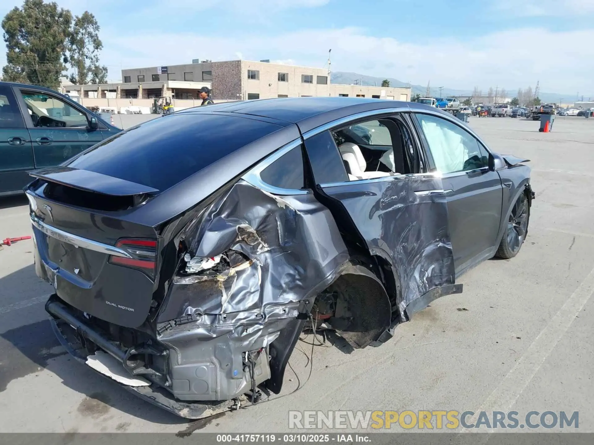 6 fotografías del automóvil dañado 5YJXCBE23KF183801 TESLA MODEL X 2019
