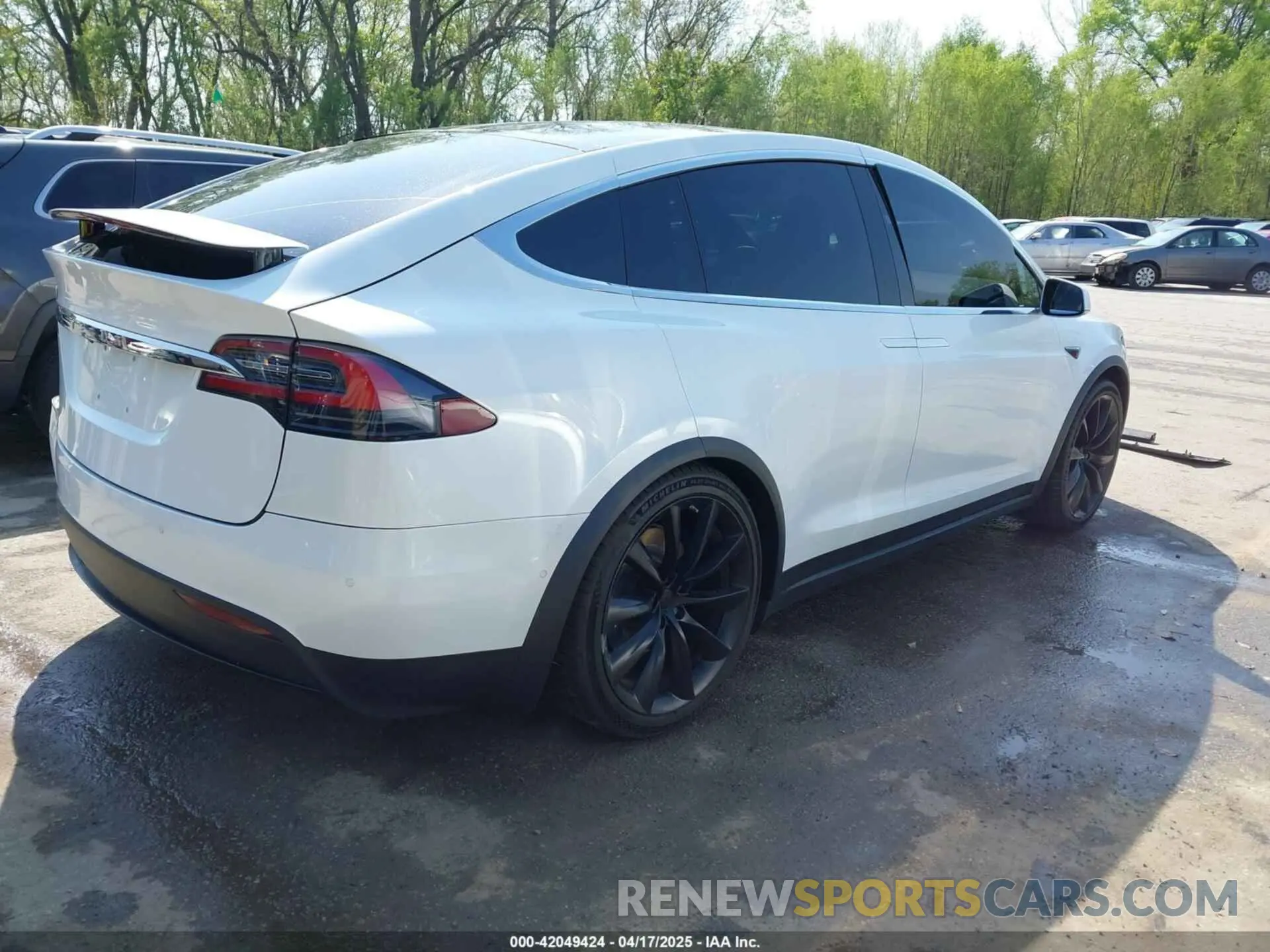 4 fotografías del automóvil dañado 5YJXCBE27KF150381 TESLA MODEL X 2019