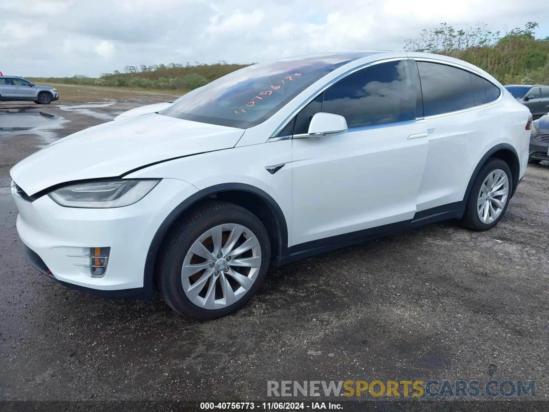 2 fotografías del automóvil dañado 5YJXCBE28KF152415 TESLA MODEL X 2019