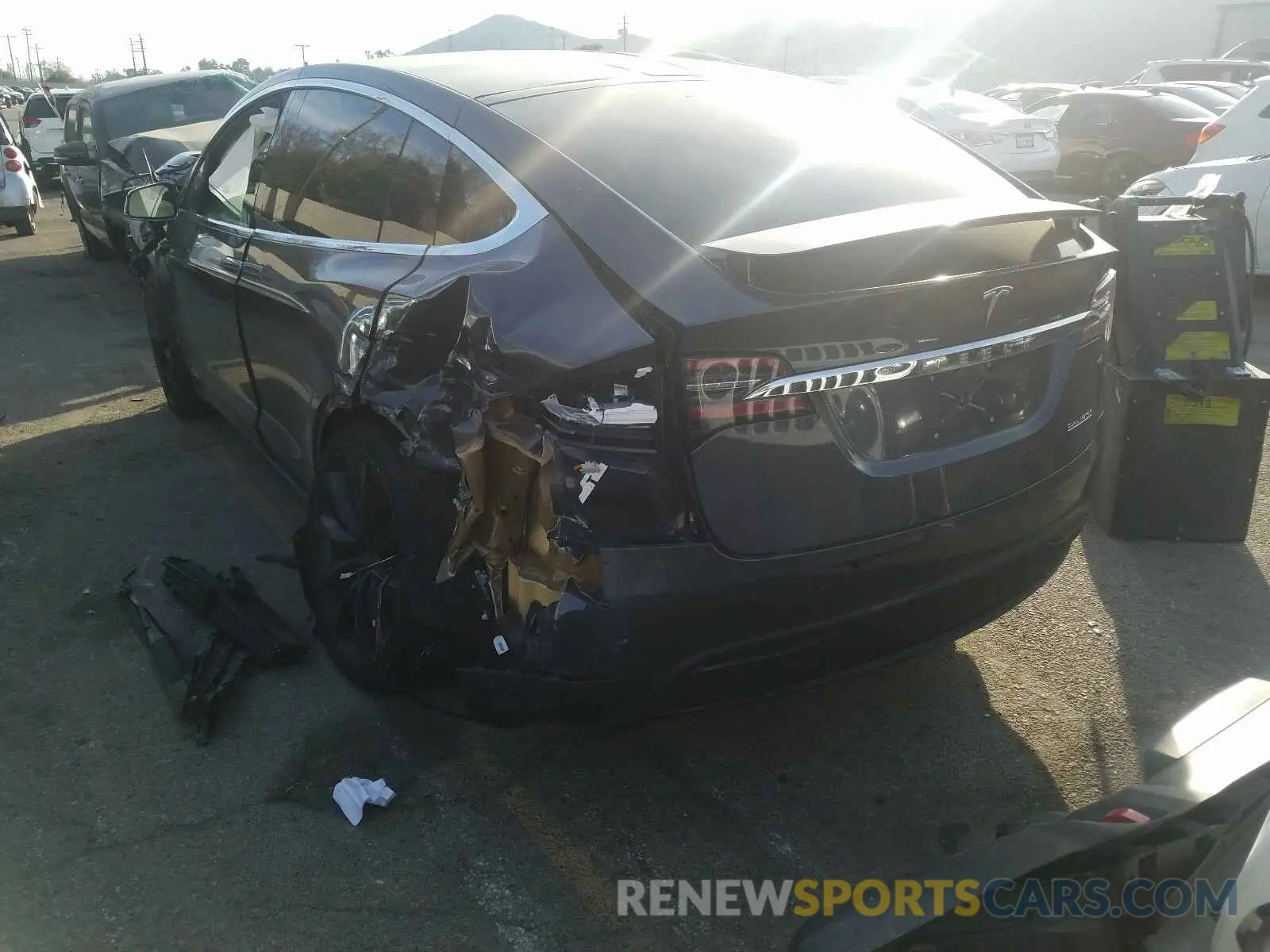 3 fotografías del automóvil dañado 5YJXCBE42KF209564 TESLA MODEL X 2019