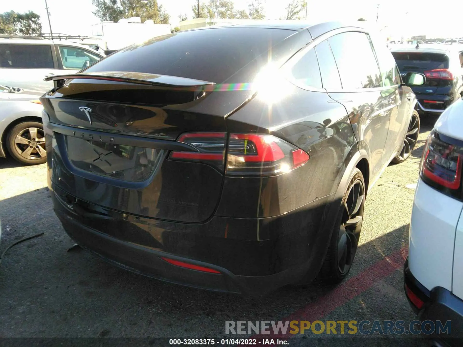4 fotografías del automóvil dañado 5YJXCBE44KF180813 TESLA MODEL X 2019