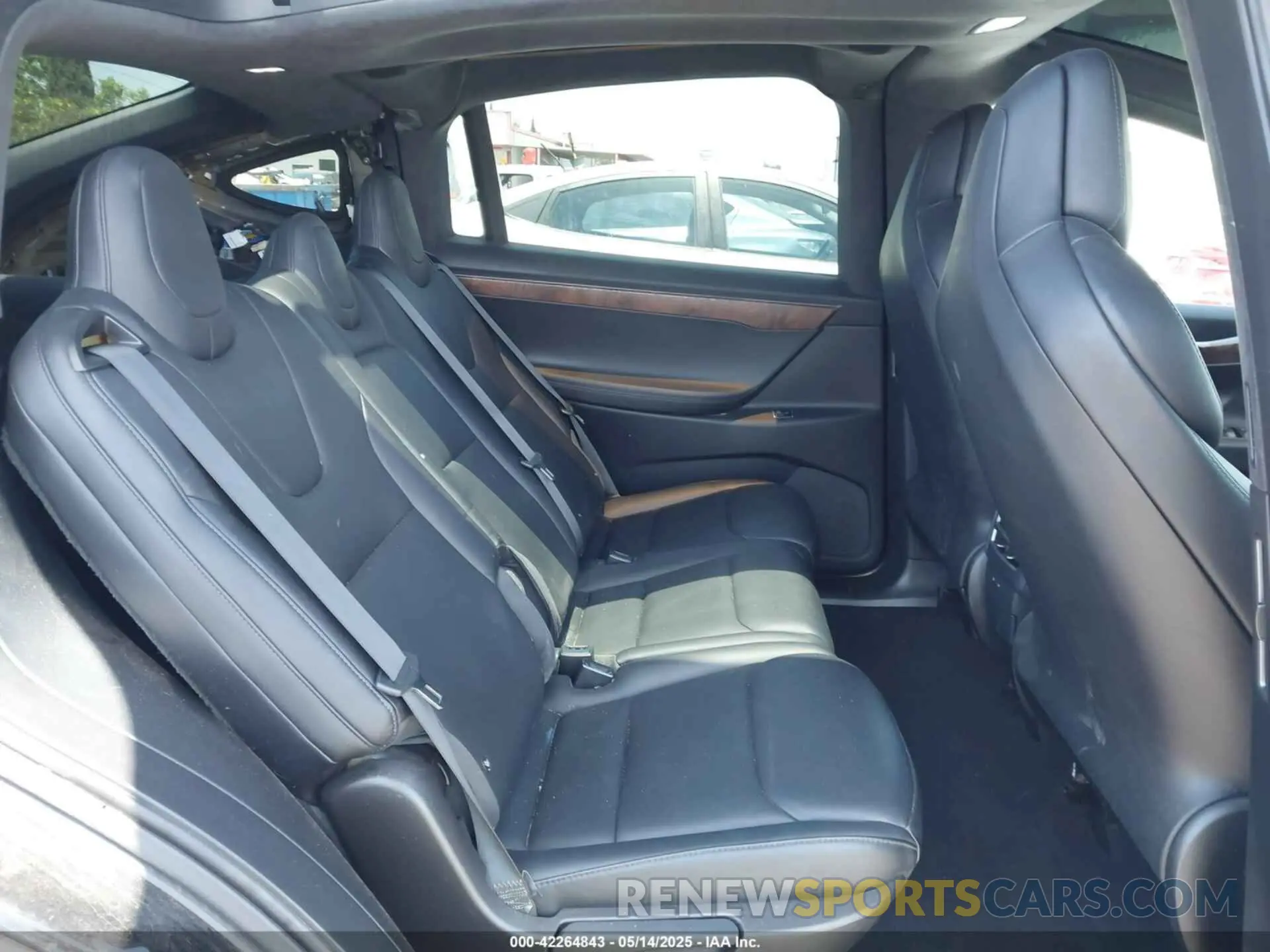 8 fotografías del automóvil dañado 5YJXCDE23KF141849 TESLA MODEL X 2019