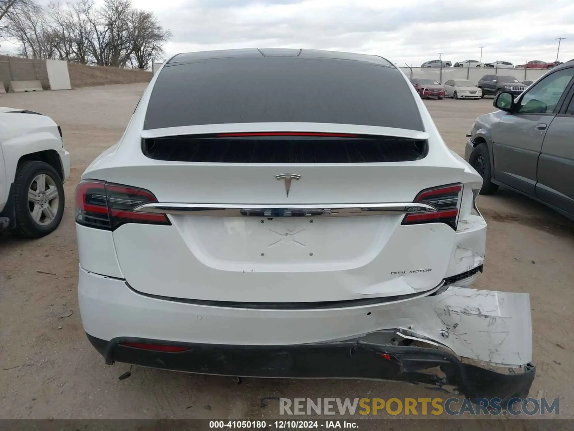 17 fotografías del automóvil dañado 5YJXCDE25KF185027 TESLA MODEL X 2019