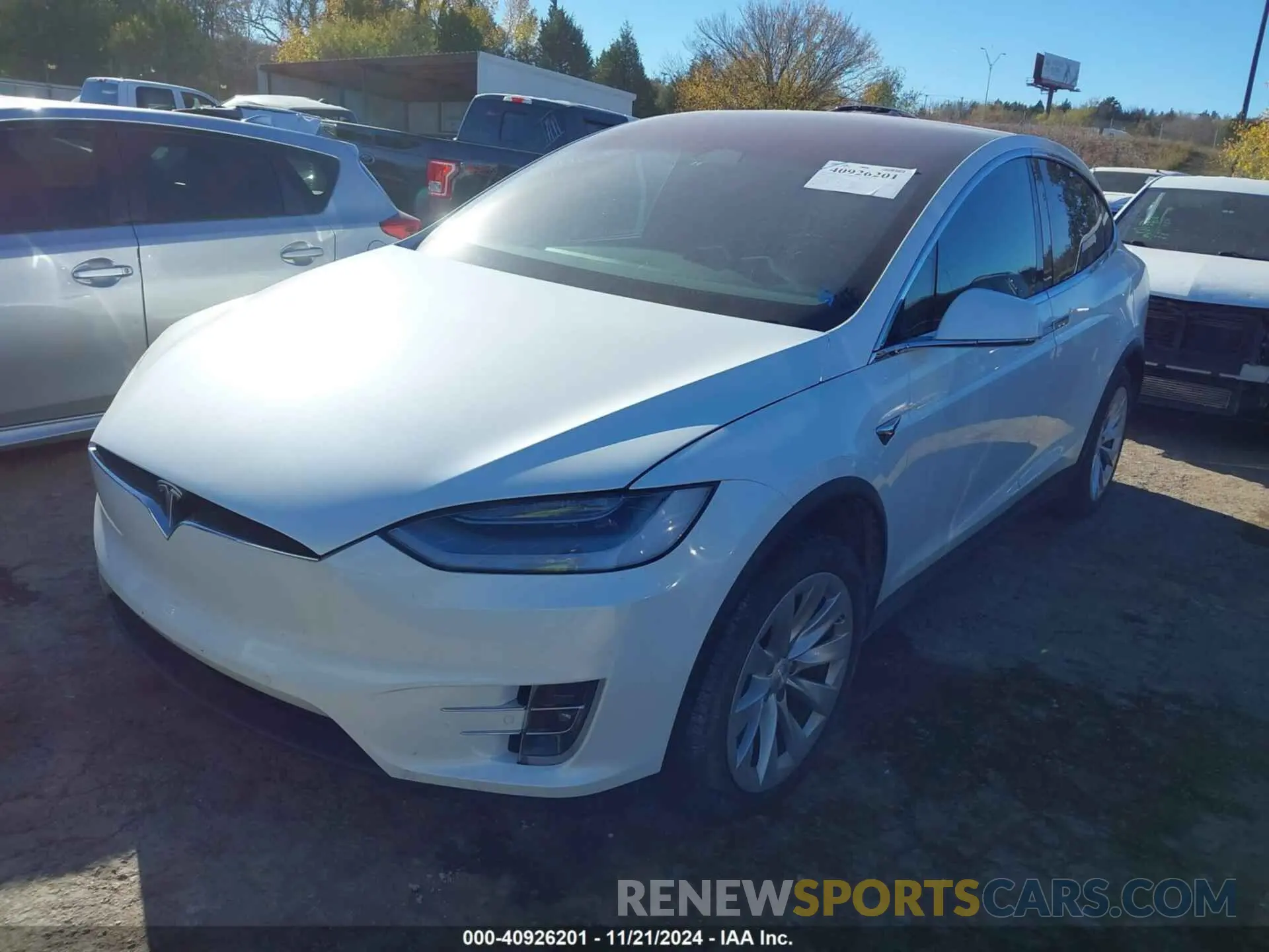 2 fotografías del automóvil dañado 5YJXCAE20LF237485 TESLA MODEL X 2020