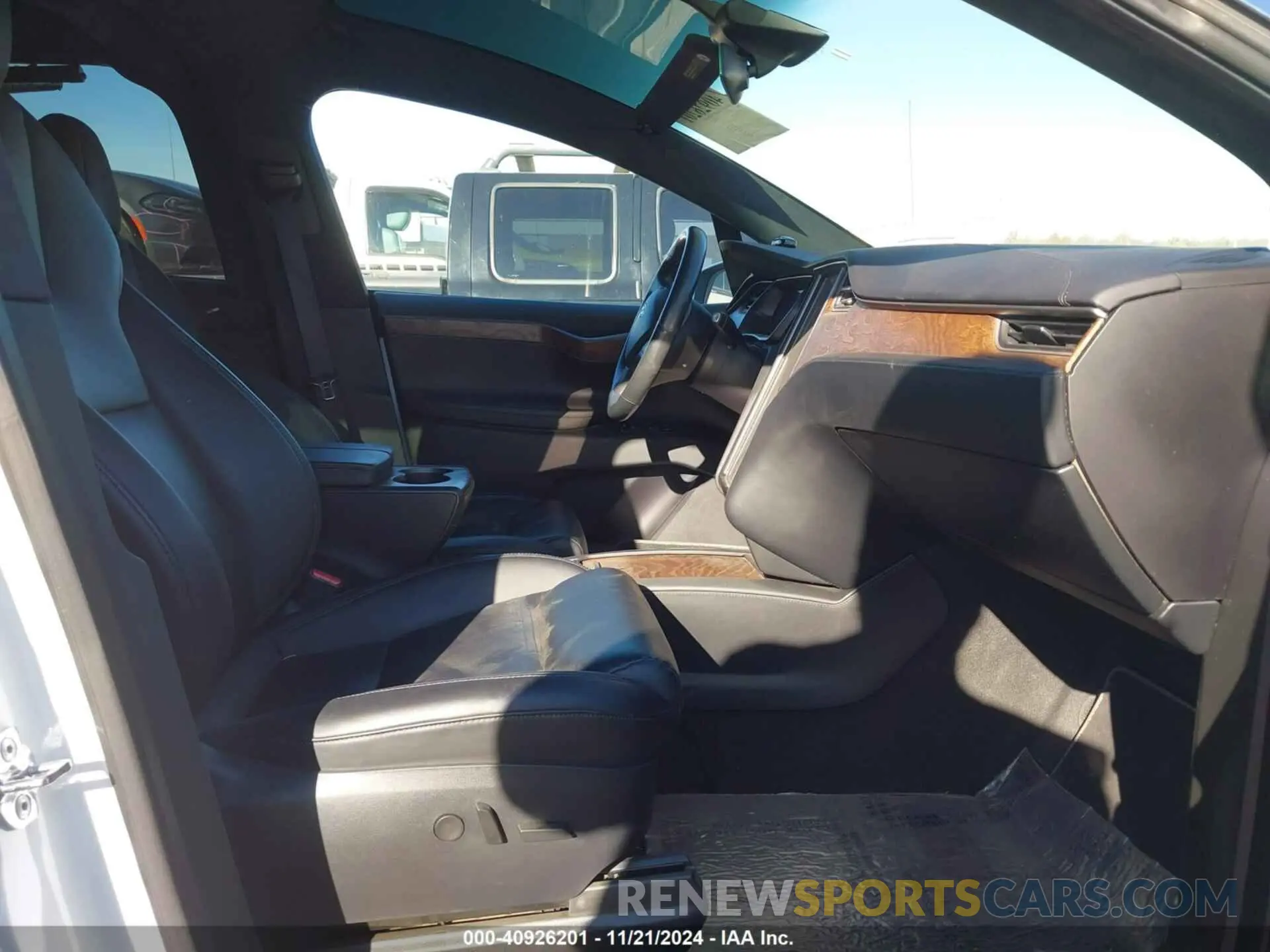 5 fotografías del automóvil dañado 5YJXCAE20LF237485 TESLA MODEL X 2020