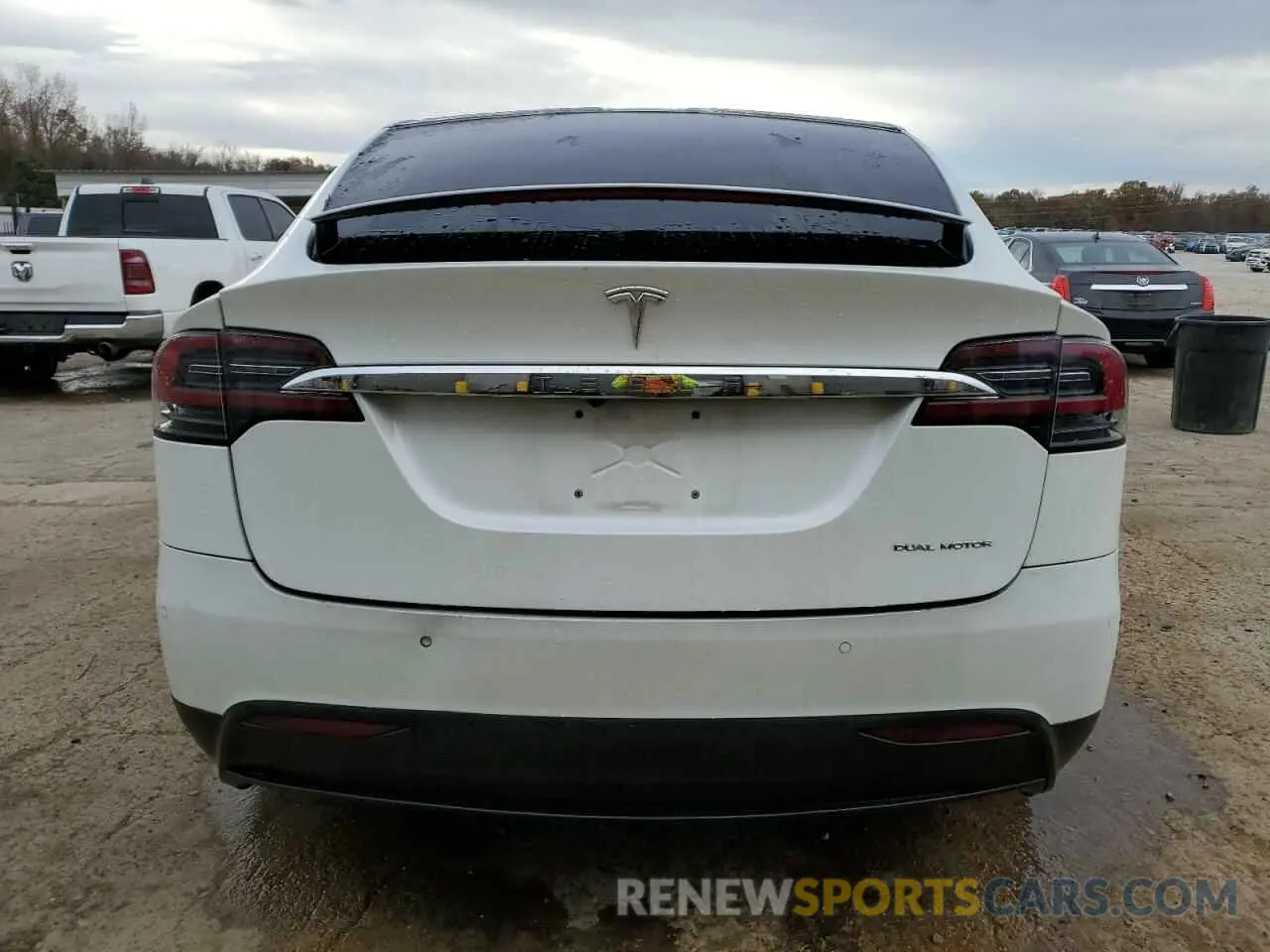 6 fotografías del automóvil dañado 5YJXCAE20LF237695 TESLA MODEL X 2020