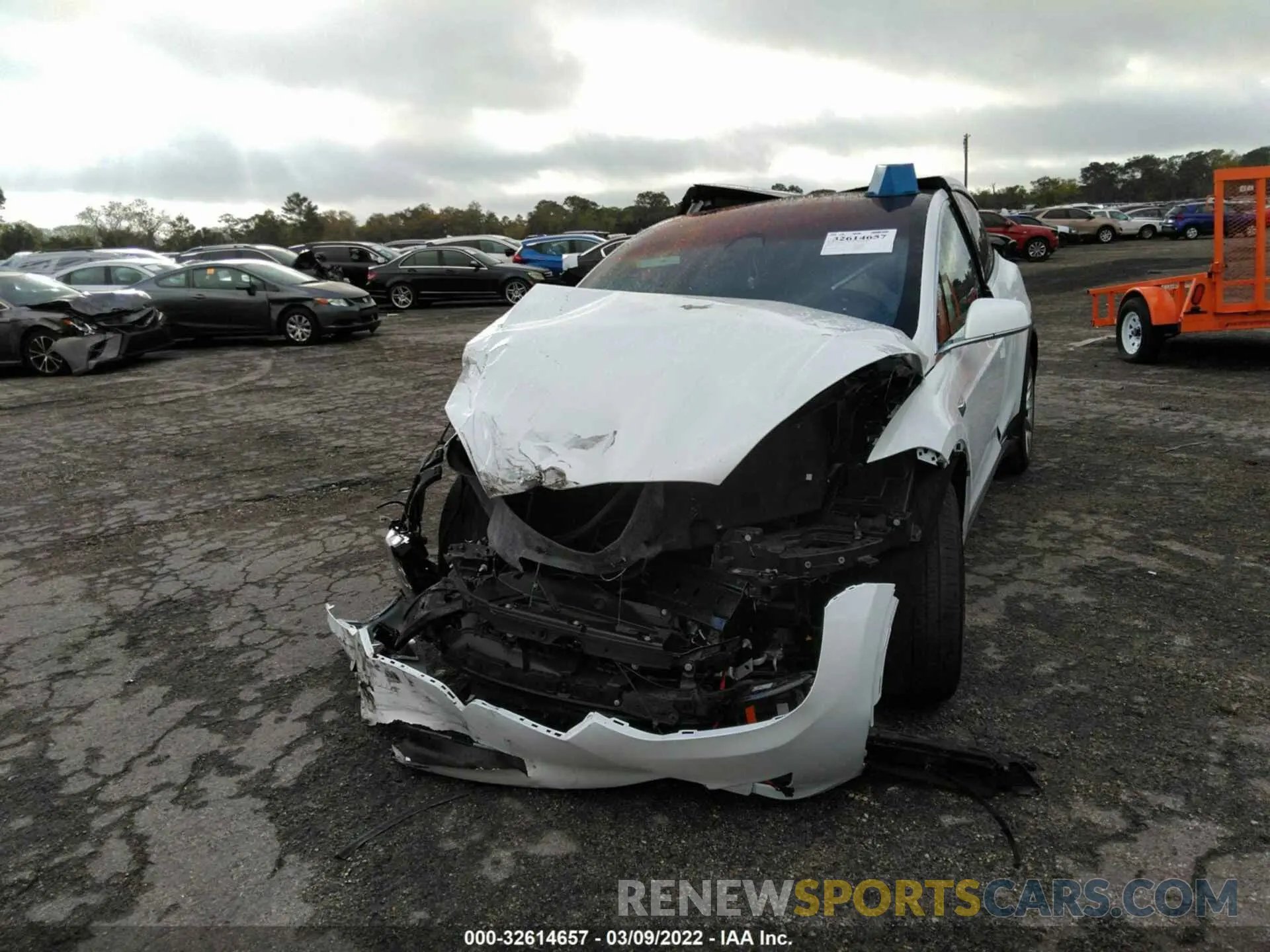 6 fotografías del automóvil dañado 5YJXCAE20LF300813 TESLA MODEL X 2020