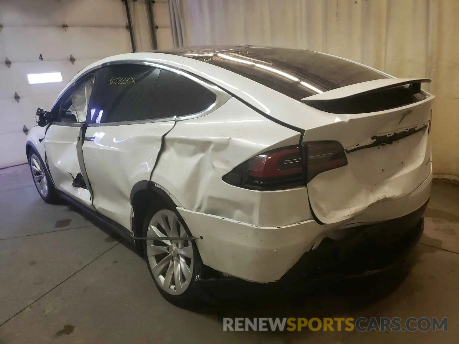 3 fotografías del automóvil dañado 5YJXCAE21LF243456 TESLA MODEL X 2020