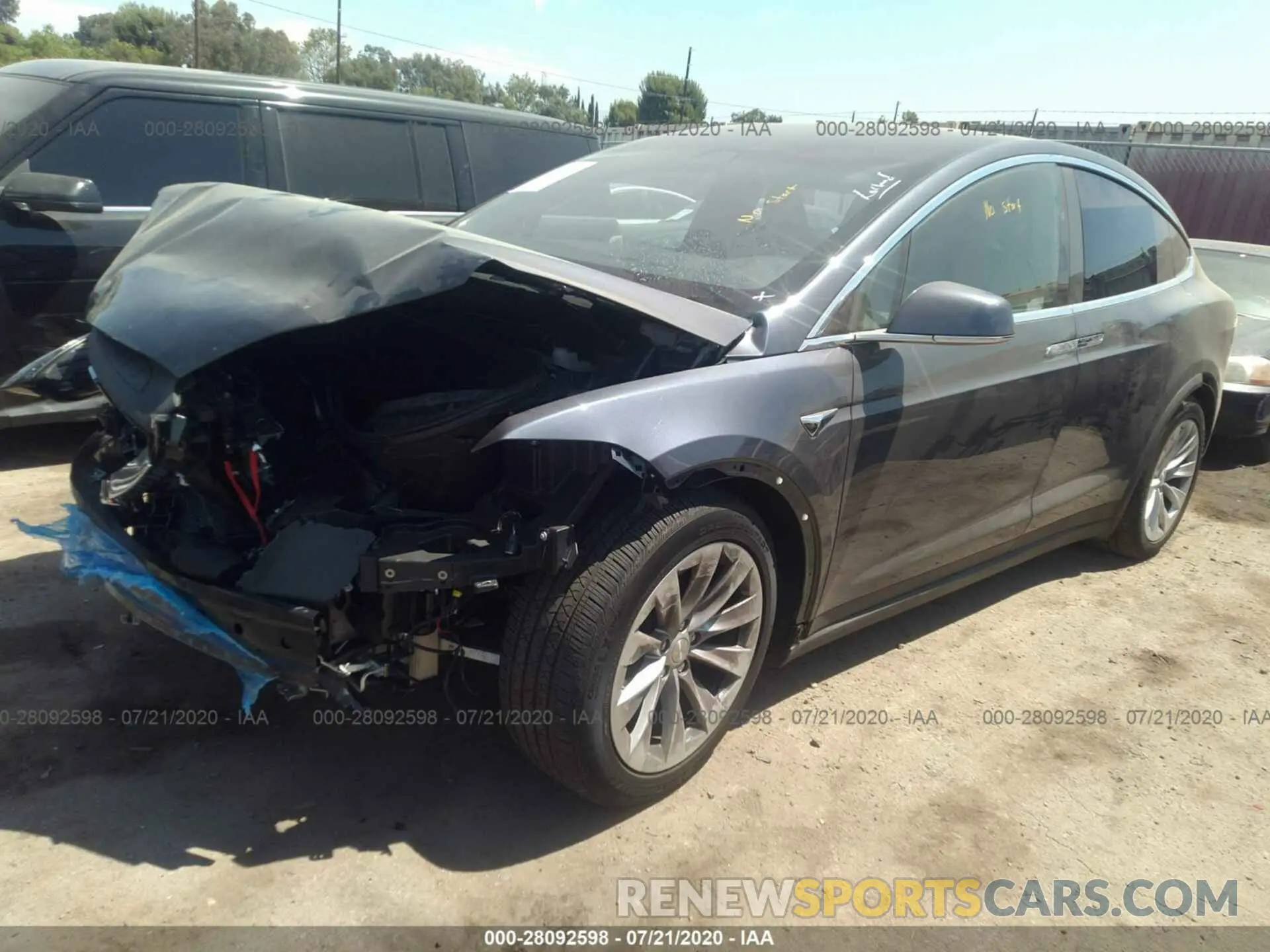 2 fotografías del automóvil dañado 5YJXCAE22LF275641 TESLA MODEL X 2020