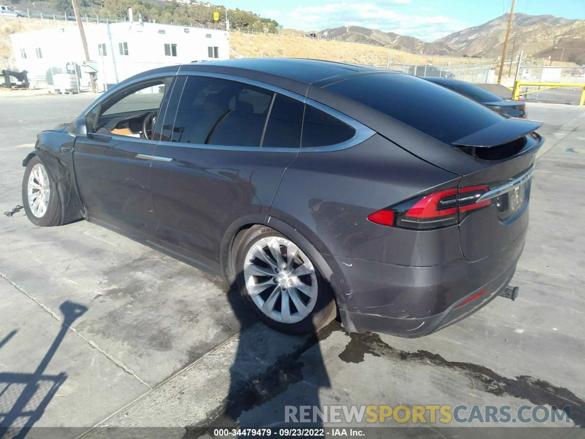 3 fotografías del automóvil dañado 5YJXCAE23LF285904 TESLA MODEL X 2020