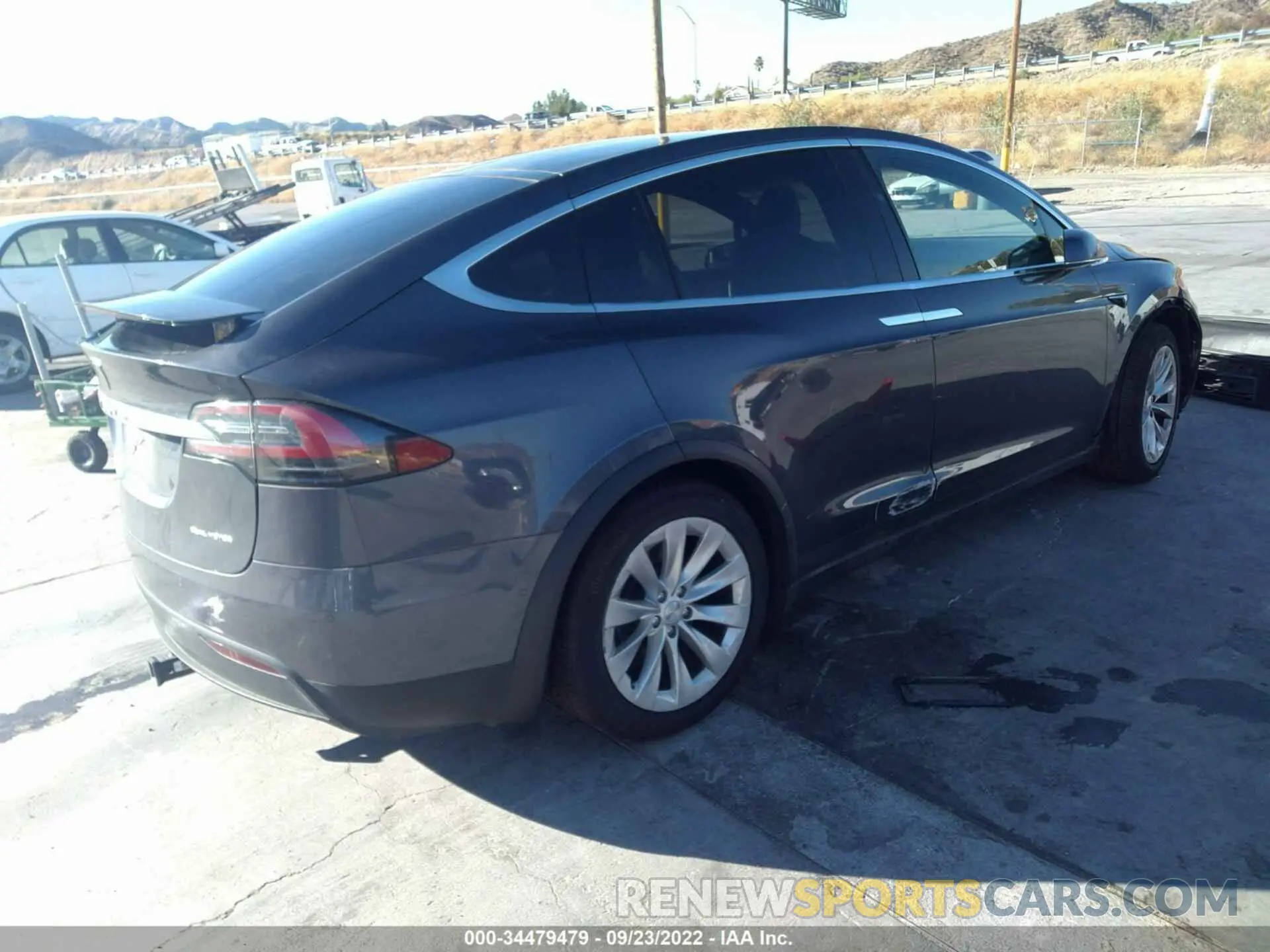 4 fotografías del automóvil dañado 5YJXCAE23LF285904 TESLA MODEL X 2020