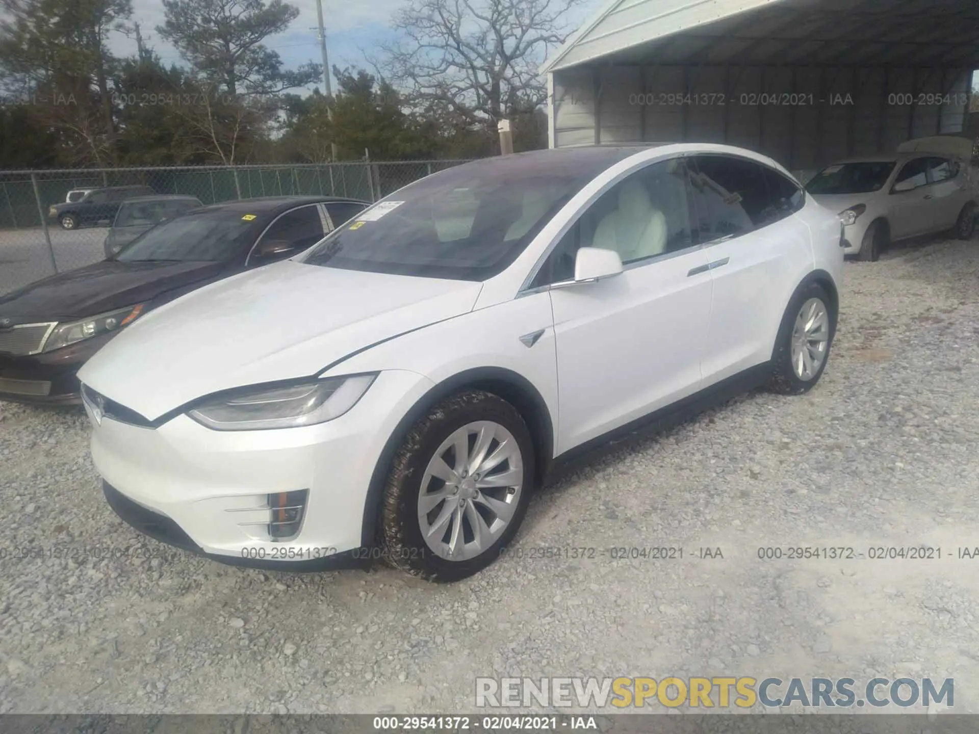 2 fotografías del automóvil dañado 5YJXCAE23LF304080 TESLA MODEL X 2020