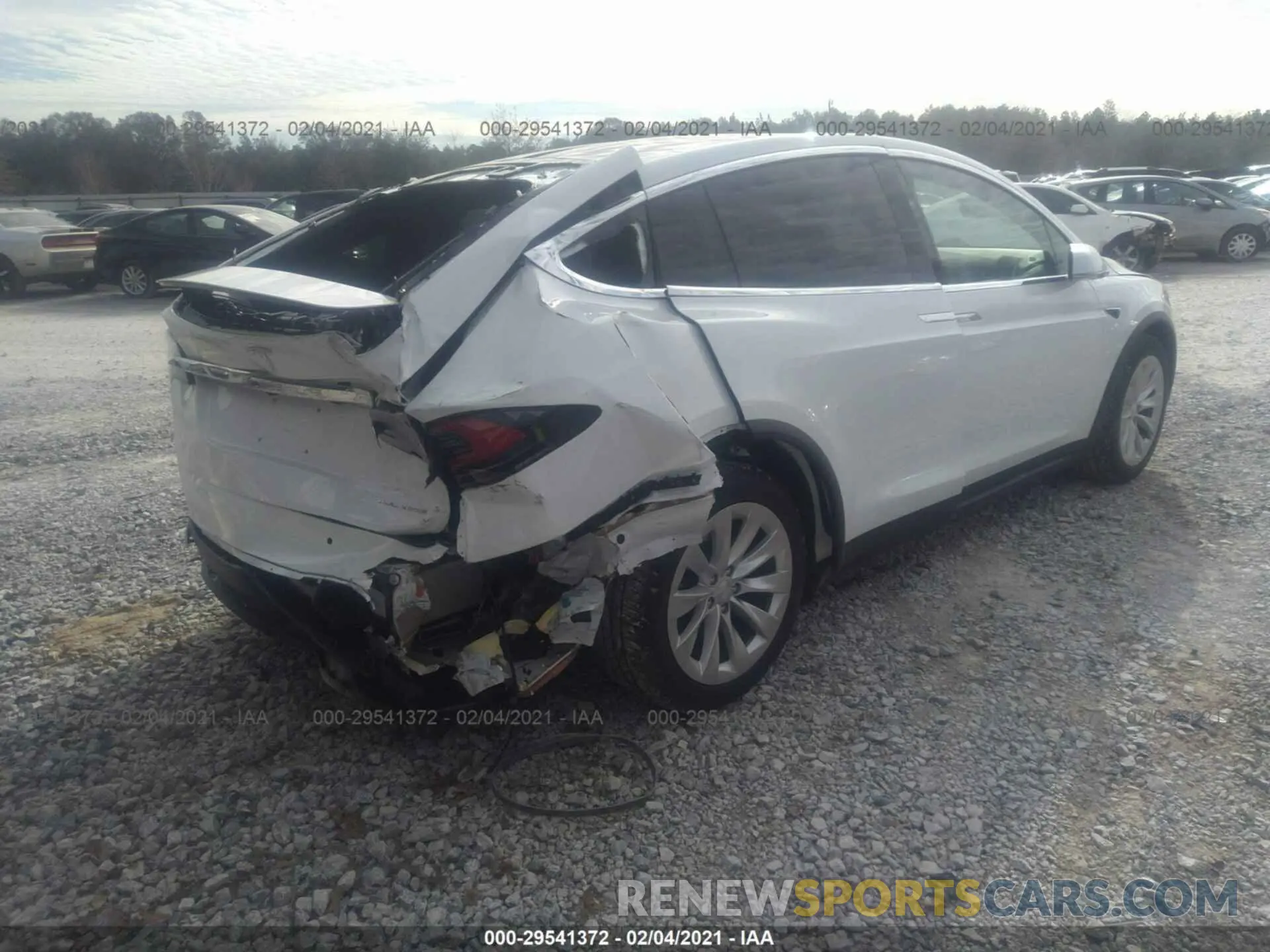 4 fotografías del automóvil dañado 5YJXCAE23LF304080 TESLA MODEL X 2020