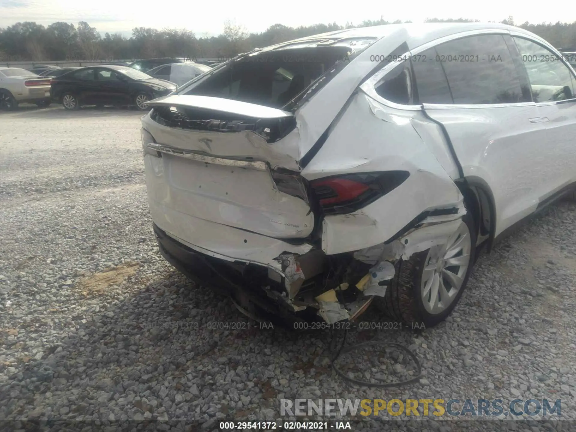 6 fotografías del automóvil dañado 5YJXCAE23LF304080 TESLA MODEL X 2020