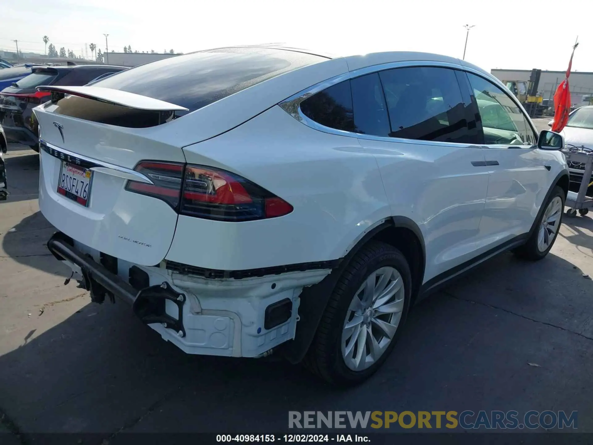 4 fotografías del automóvil dañado 5YJXCAE25LF303447 TESLA MODEL X 2020