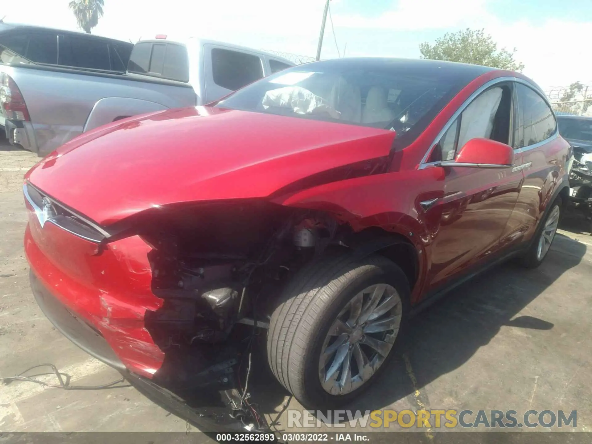 2 fotografías del automóvil dañado 5YJXCAE26LF239998 TESLA MODEL X 2020