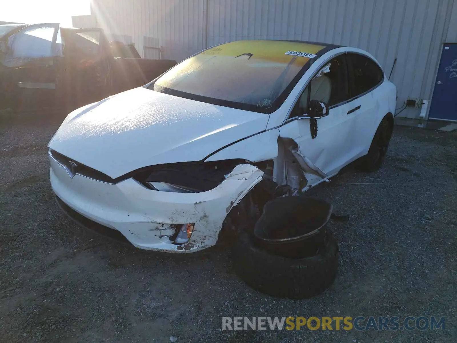2 fotografías del automóvil dañado 5YJXCAE26LF298596 TESLA MODEL X 2020