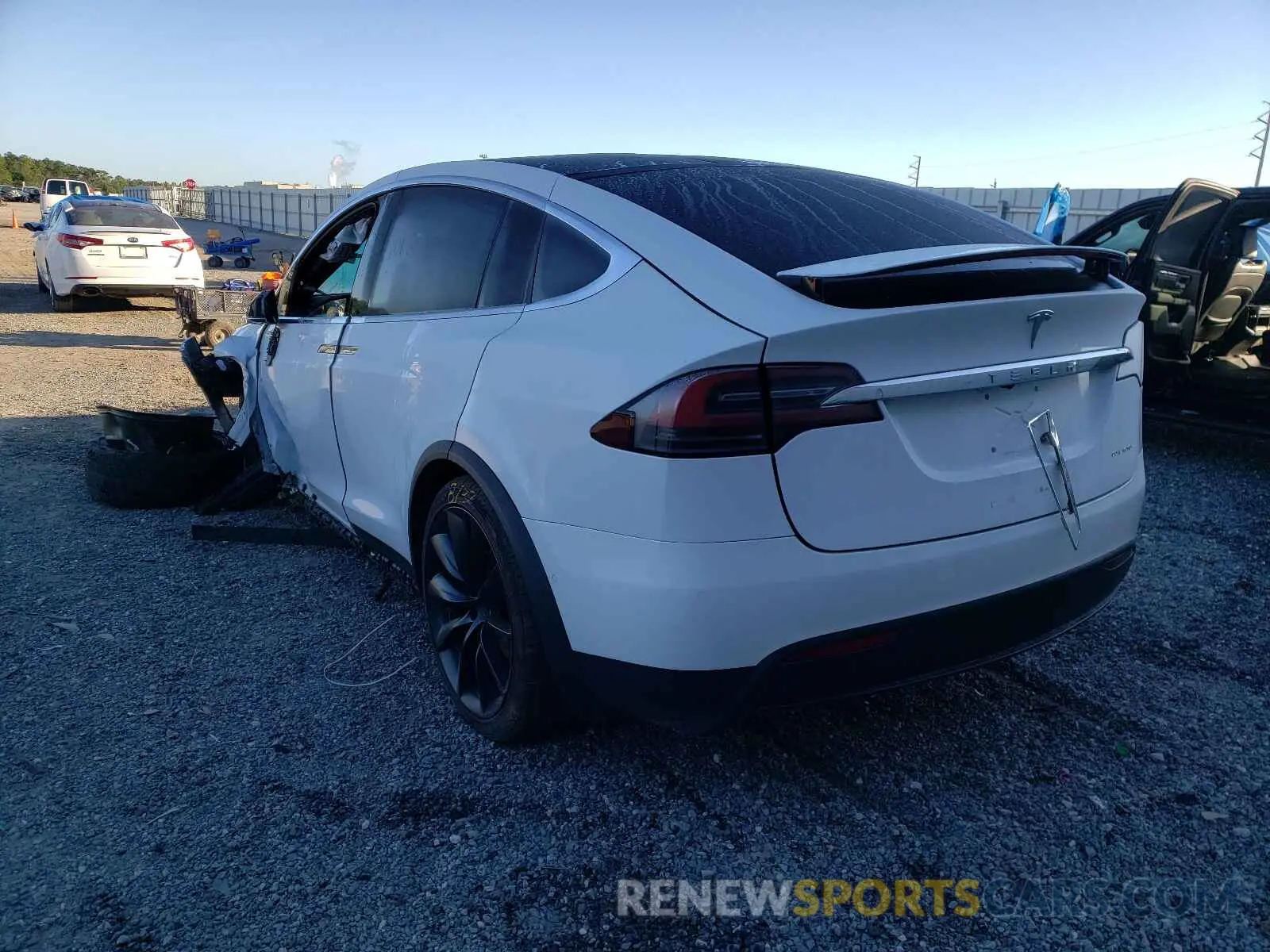3 fotografías del automóvil dañado 5YJXCAE26LF298596 TESLA MODEL X 2020