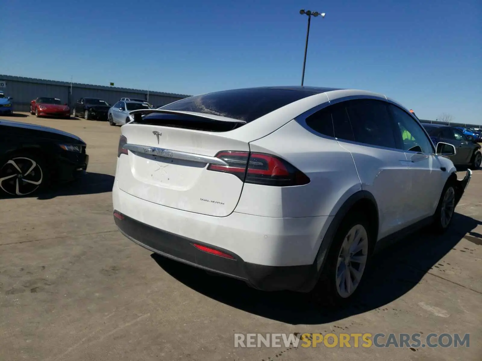 4 fotografías del automóvil dañado 5YJXCAE27LF301957 TESLA MODEL X 2020