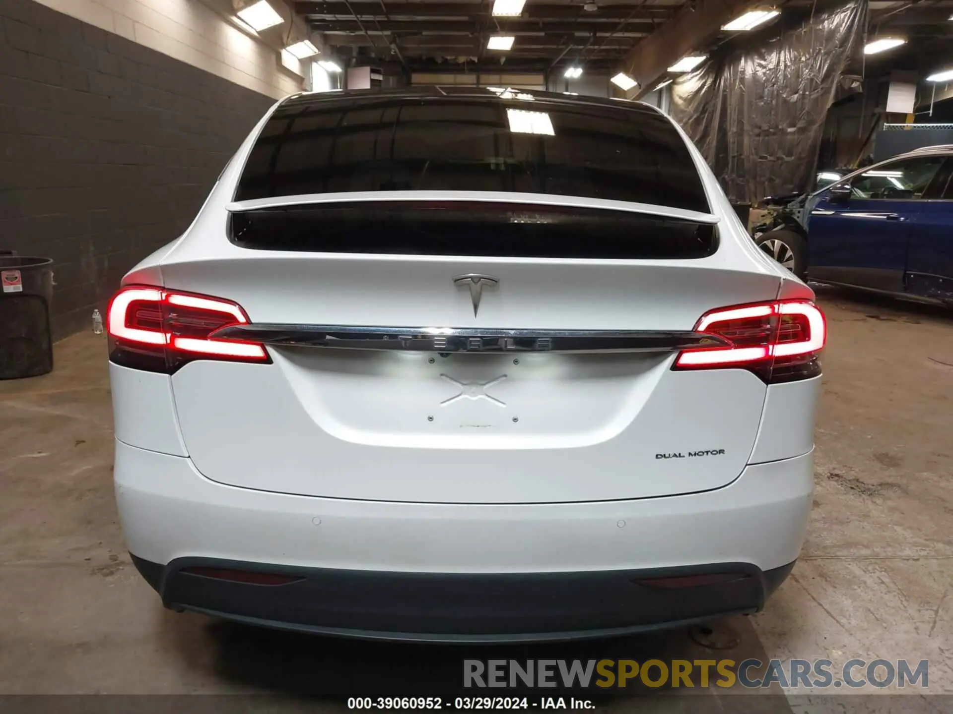 16 fotografías del automóvil dañado 5YJXCAE28LF297658 TESLA MODEL X 2020