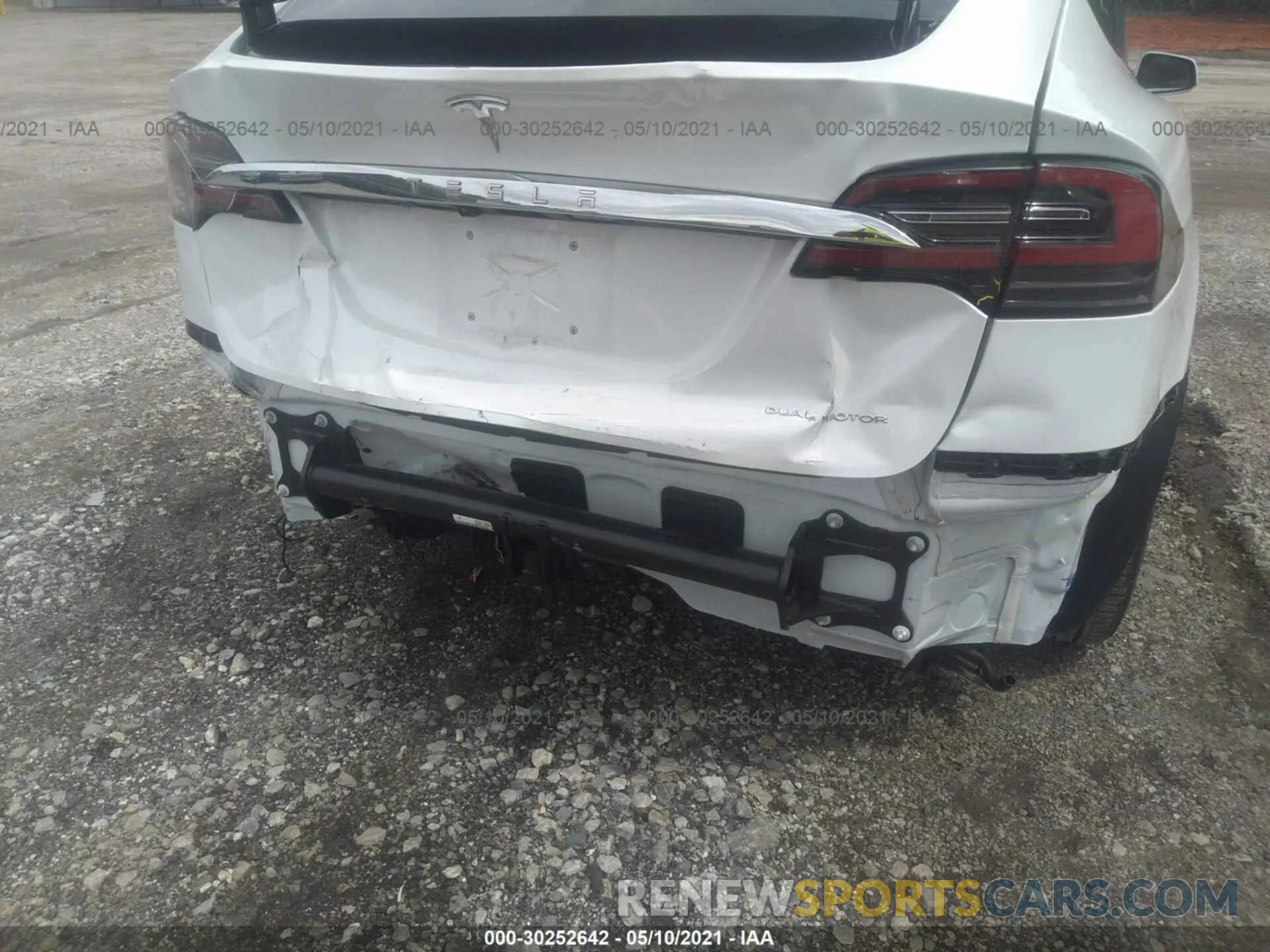 6 fotografías del automóvil dañado 5YJXCAE28LF298731 TESLA MODEL X 2020