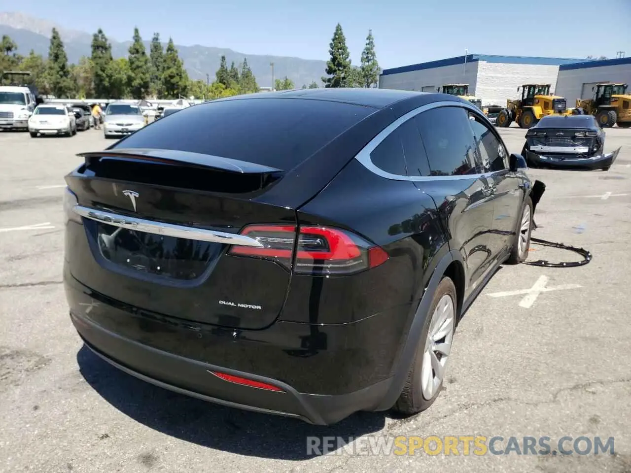 4 fotografías del automóvil dañado 5YJXCAE29LF240904 TESLA MODEL X 2020
