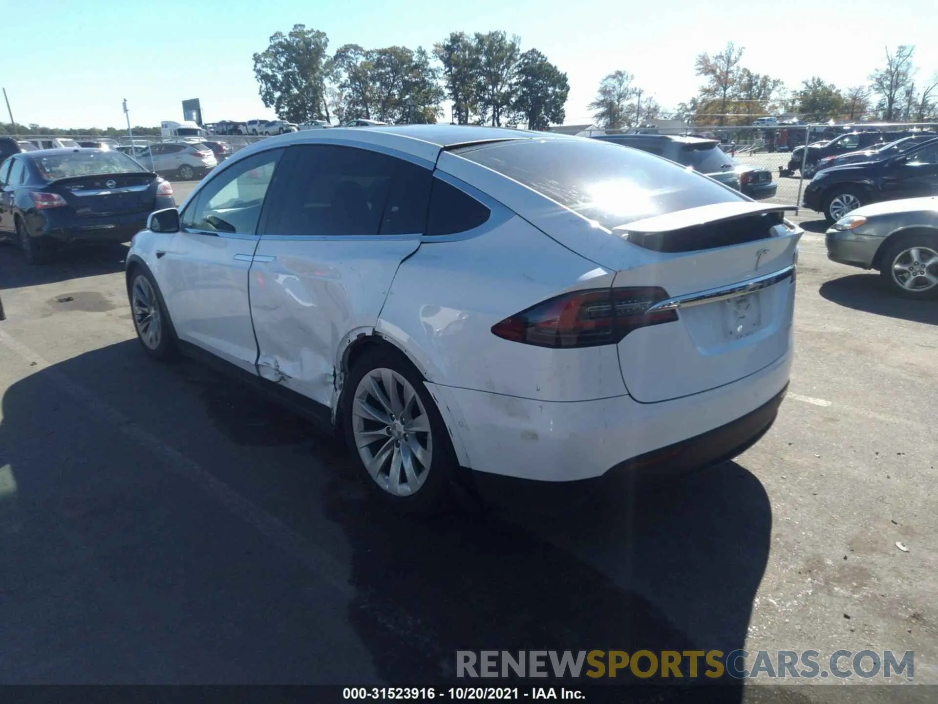 3 fotografías del automóvil dañado 5YJXCBE20LF218019 TESLA MODEL X 2020