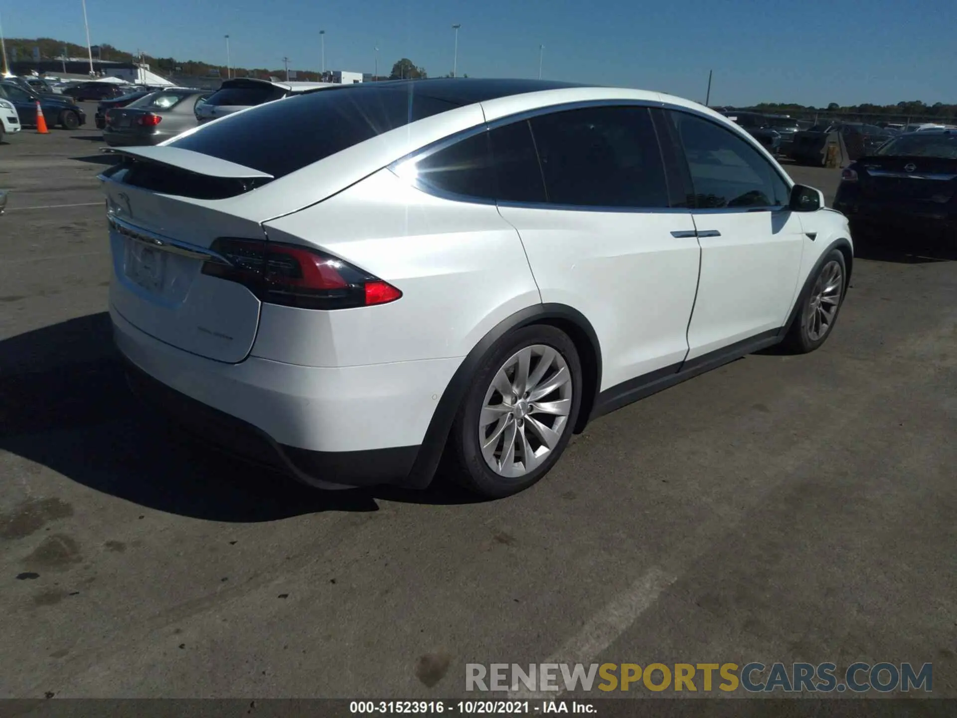 4 fotografías del automóvil dañado 5YJXCBE20LF218019 TESLA MODEL X 2020