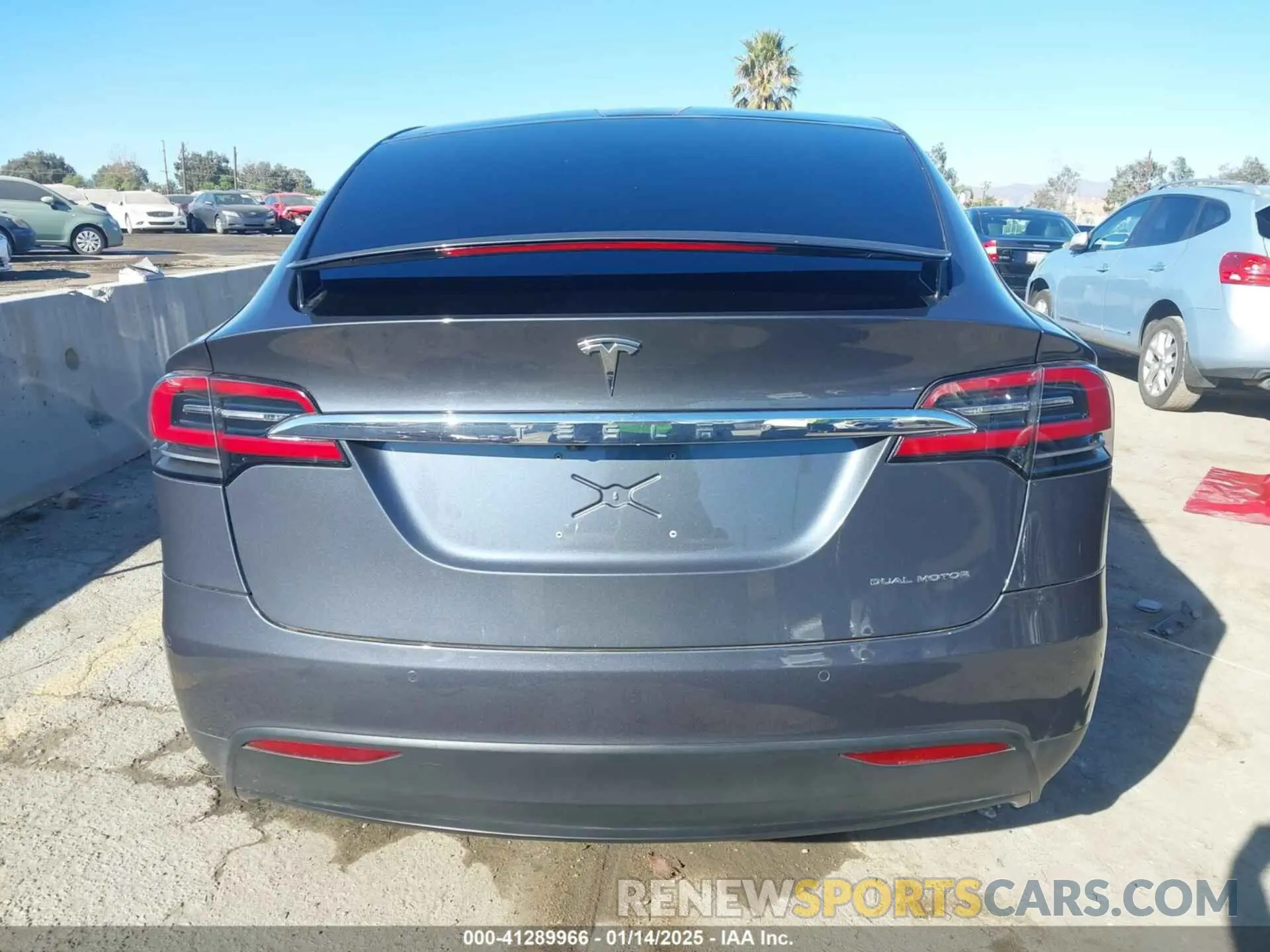 17 fotografías del automóvil dañado 5YJXCBE20LF239761 TESLA MODEL X 2020