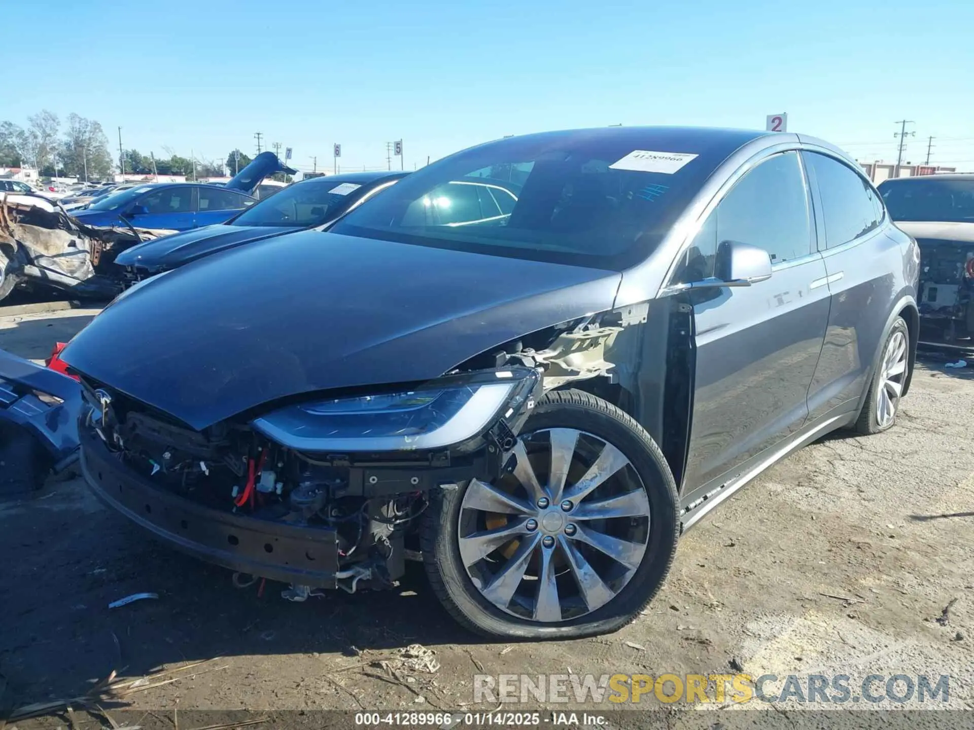 2 fotografías del automóvil dañado 5YJXCBE20LF239761 TESLA MODEL X 2020