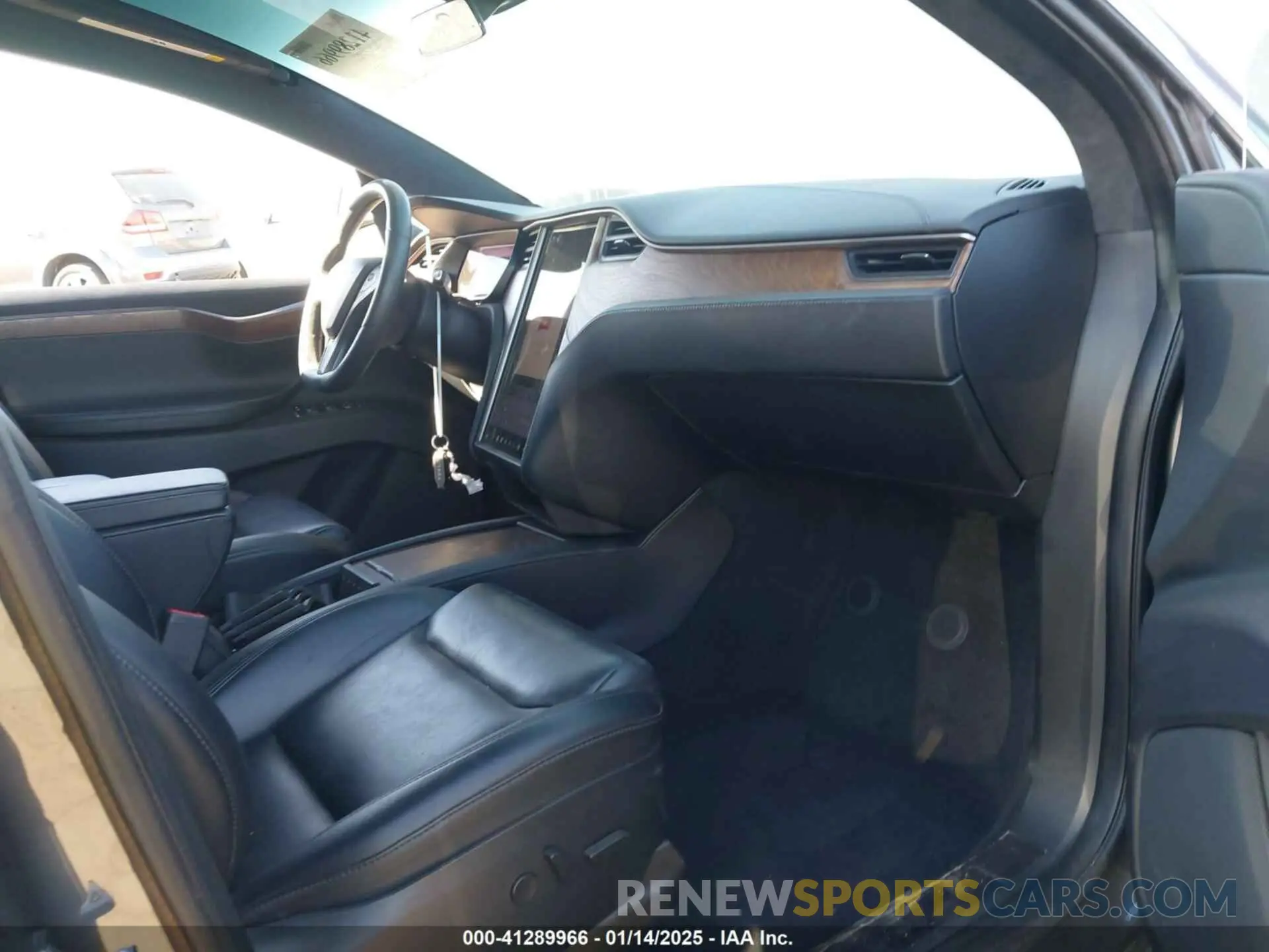 5 fotografías del automóvil dañado 5YJXCBE20LF239761 TESLA MODEL X 2020