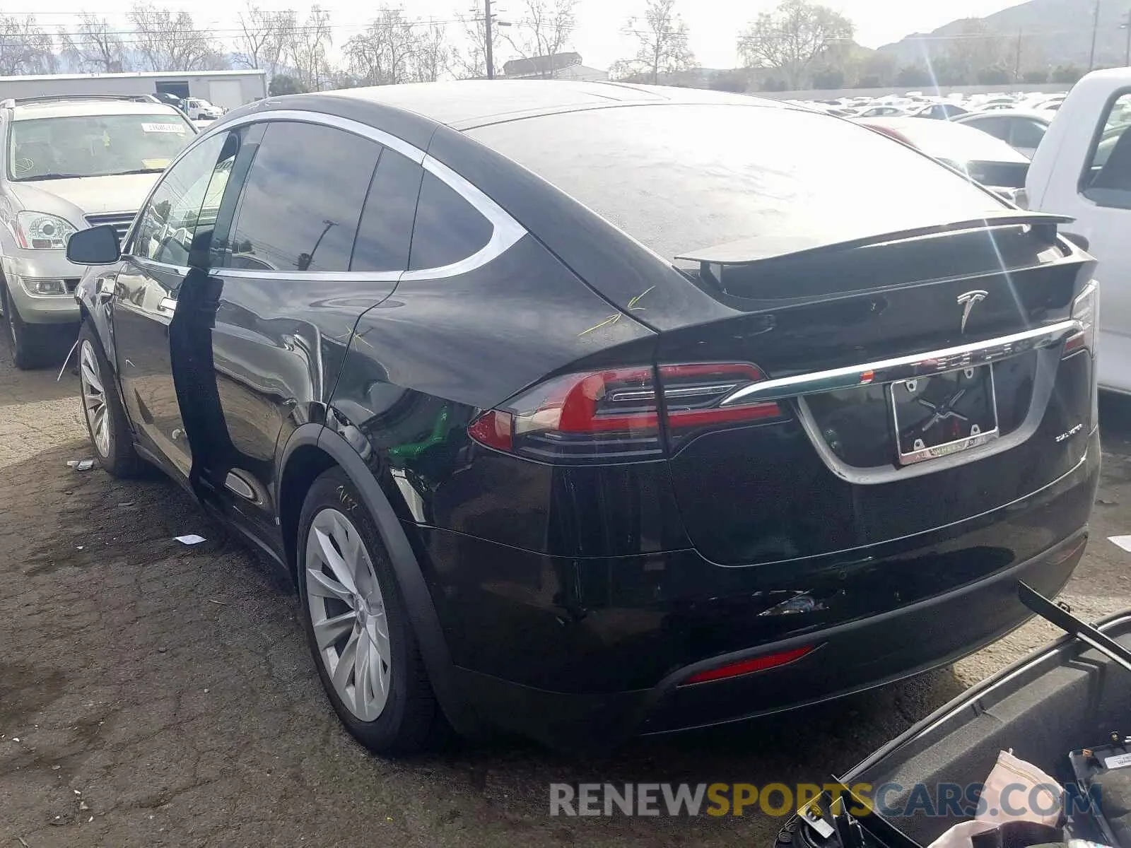 3 fotografías del automóvil dañado 5YJXCBE21LF241471 TESLA MODEL X 2020