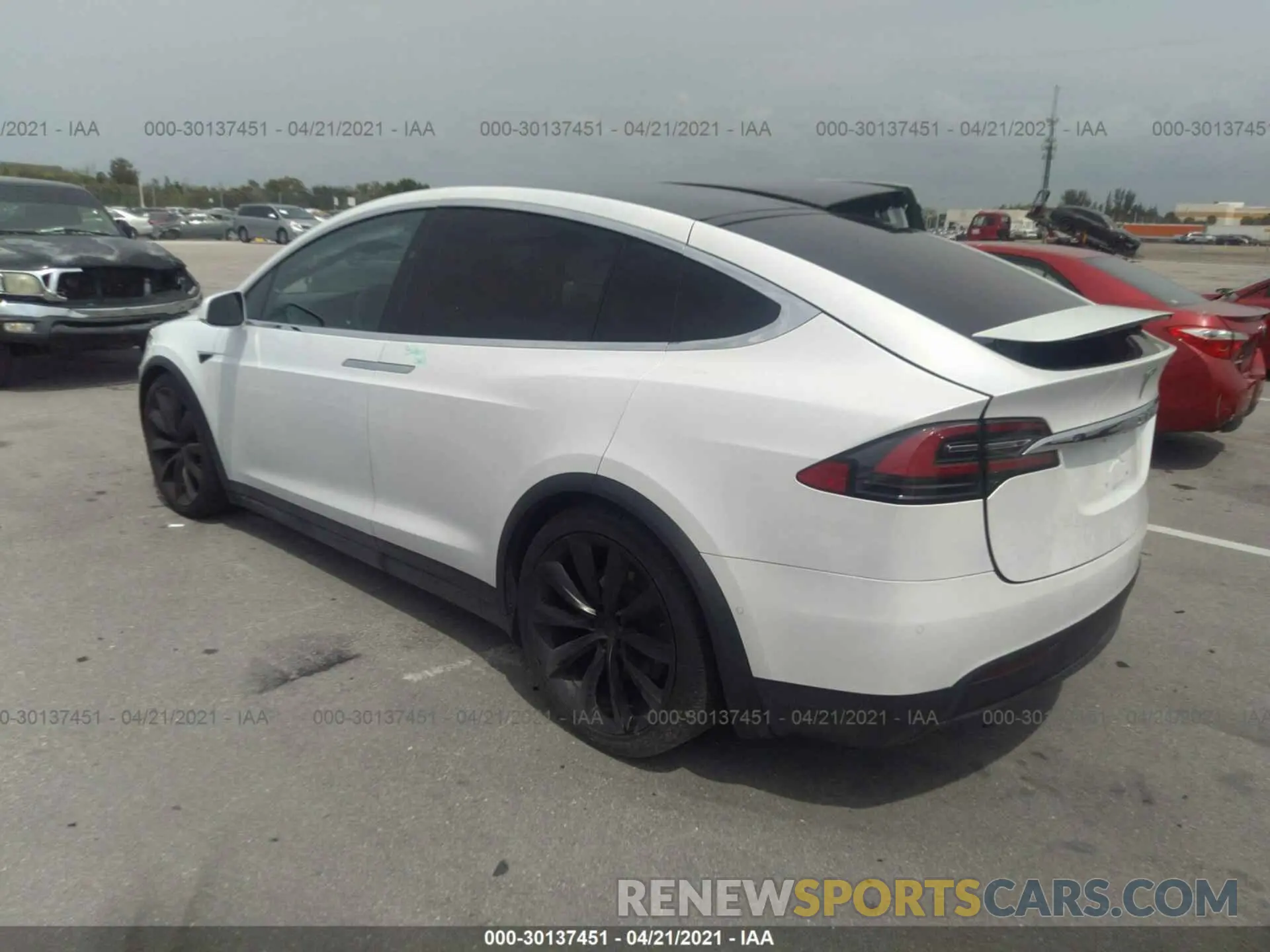 3 fotografías del automóvil dañado 5YJXCBE21LF246704 TESLA MODEL X 2020