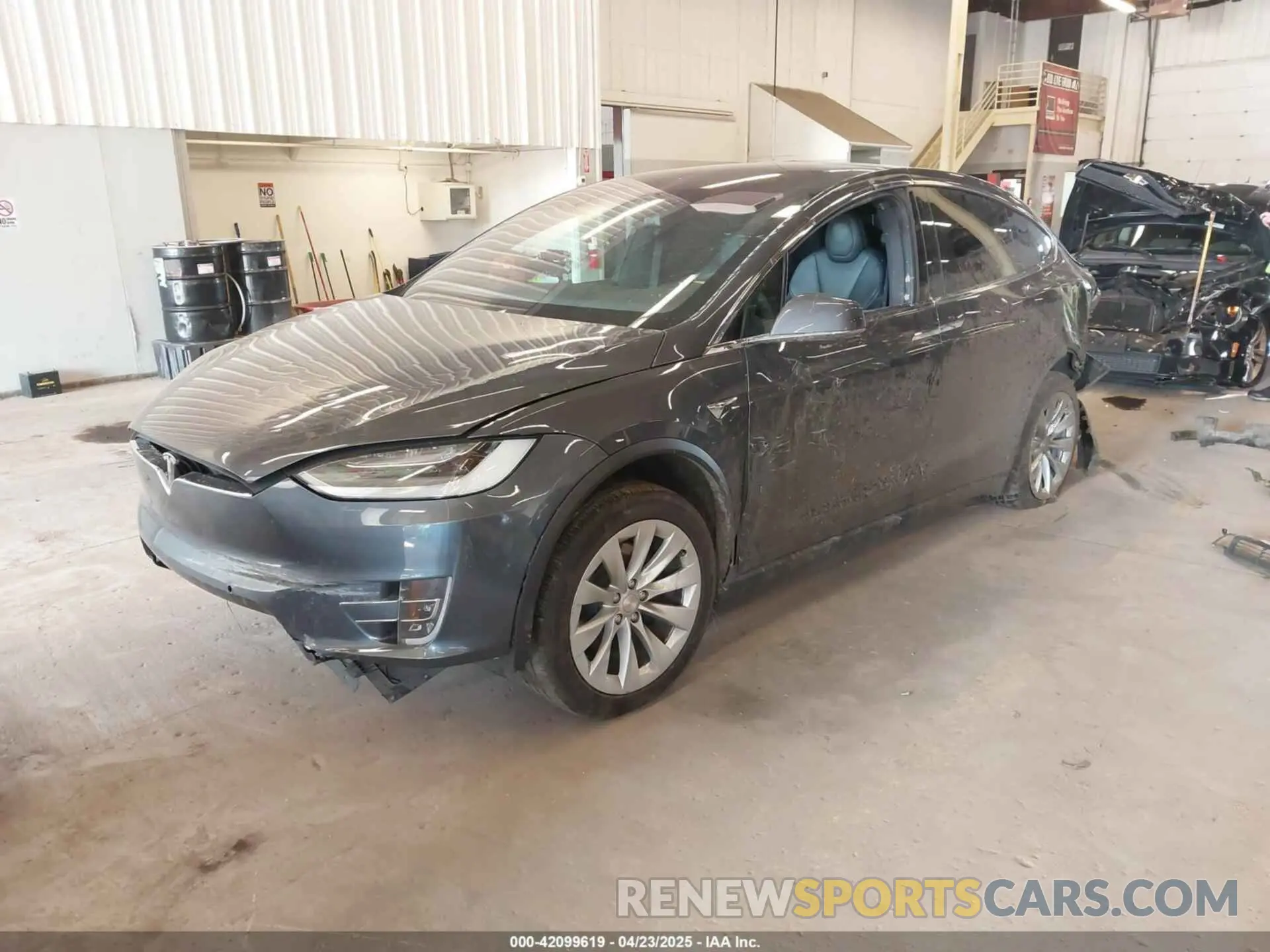 2 fotografías del automóvil dañado 5YJXCBE22LF261759 TESLA MODEL X 2020