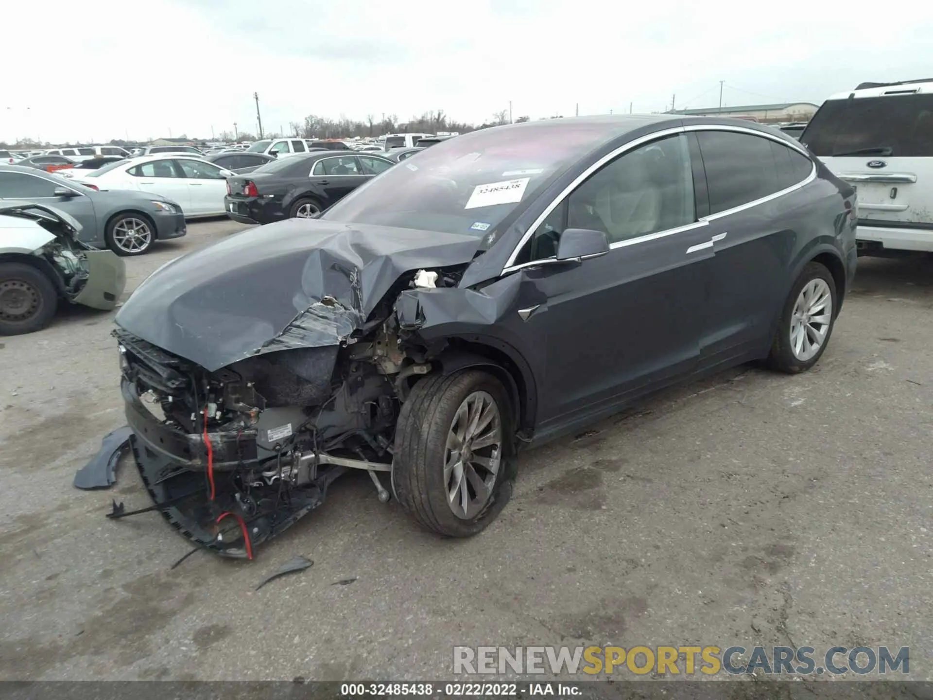 2 fotografías del automóvil dañado 5YJXCBE22LF262541 TESLA MODEL X 2020