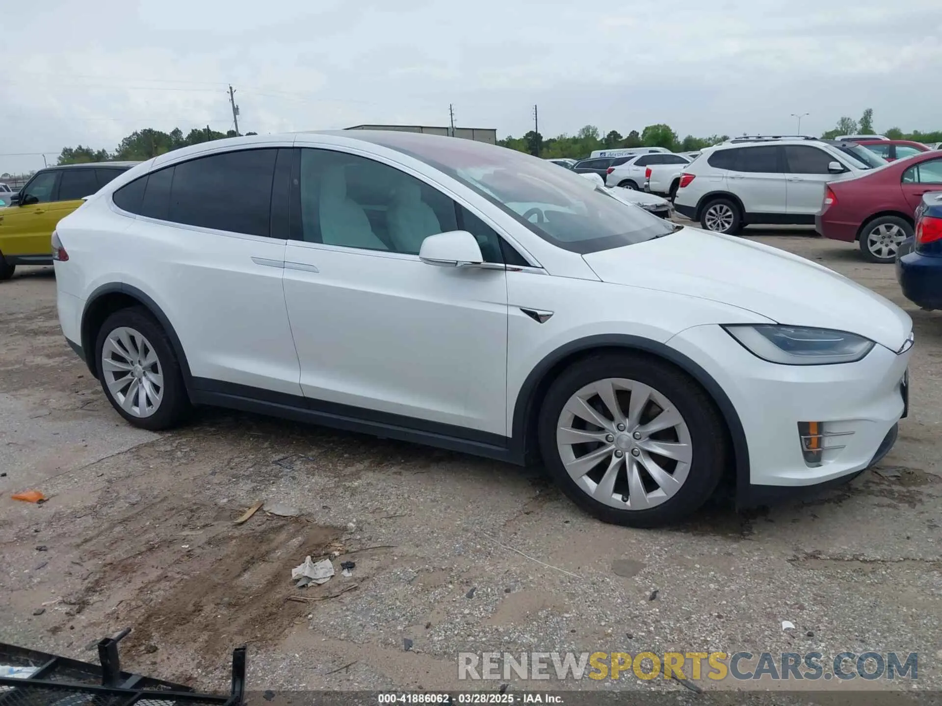 12 fotografías del automóvil dañado 5YJXCBE23LF233484 TESLA MODEL X 2020