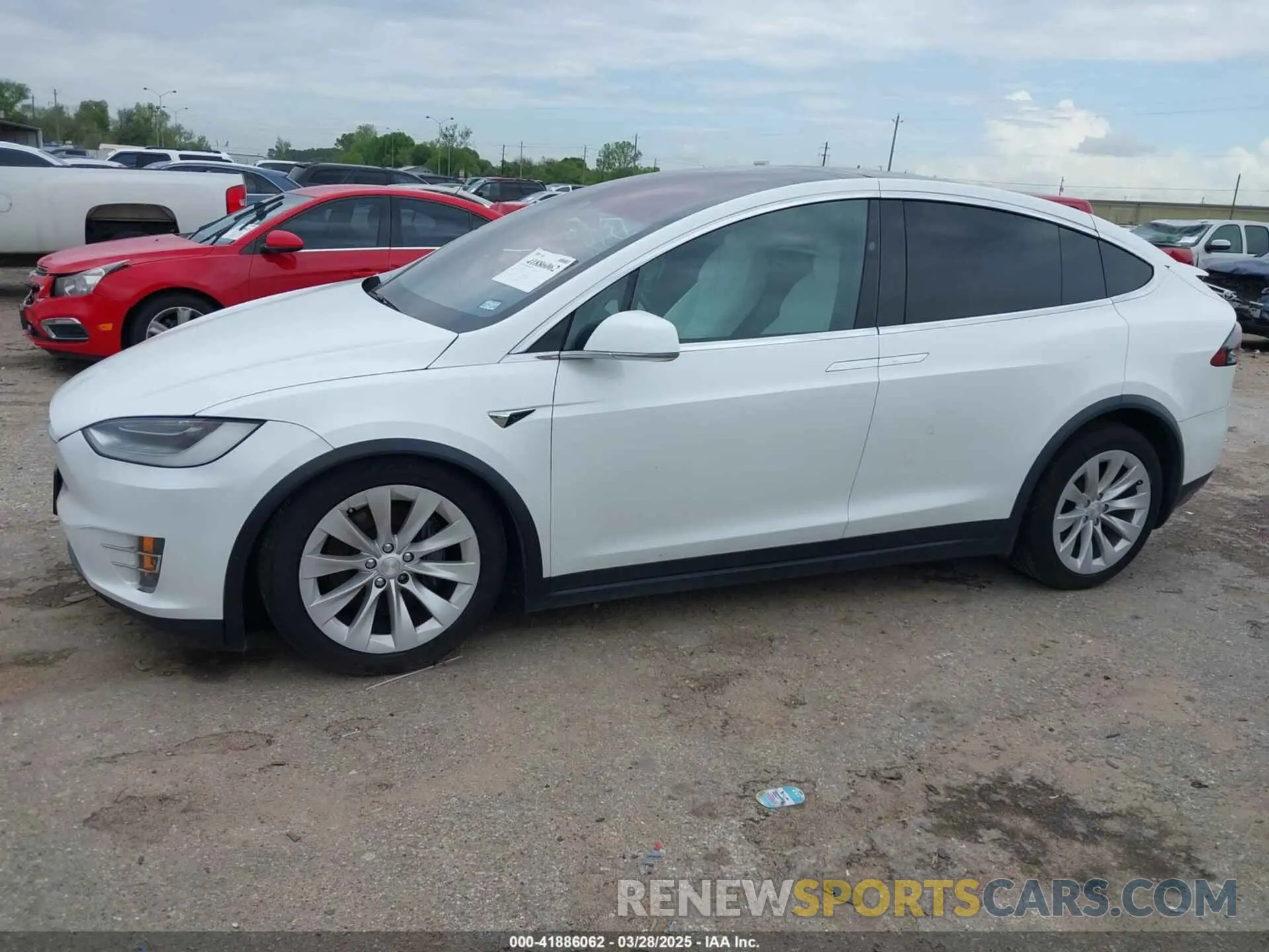 13 fotografías del automóvil dañado 5YJXCBE23LF233484 TESLA MODEL X 2020