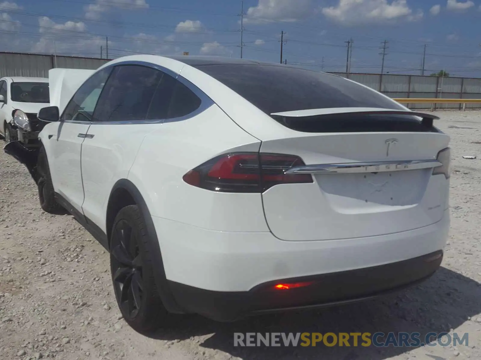 3 fotografías del automóvil dañado 5YJXCBE23LF246705 TESLA MODEL X 2020
