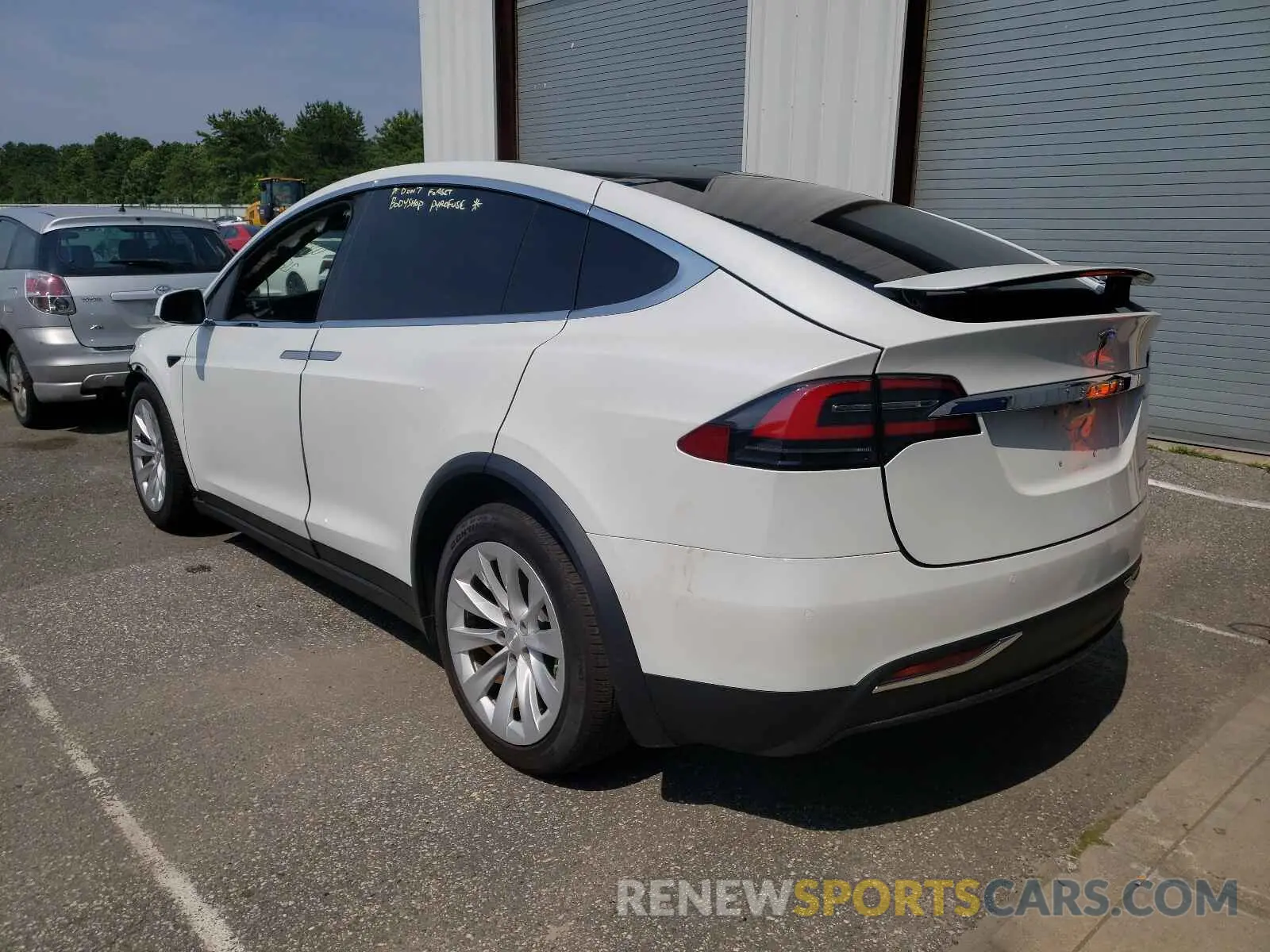 3 fotografías del automóvil dañado 5YJXCBE24LF263898 TESLA MODEL X 2020