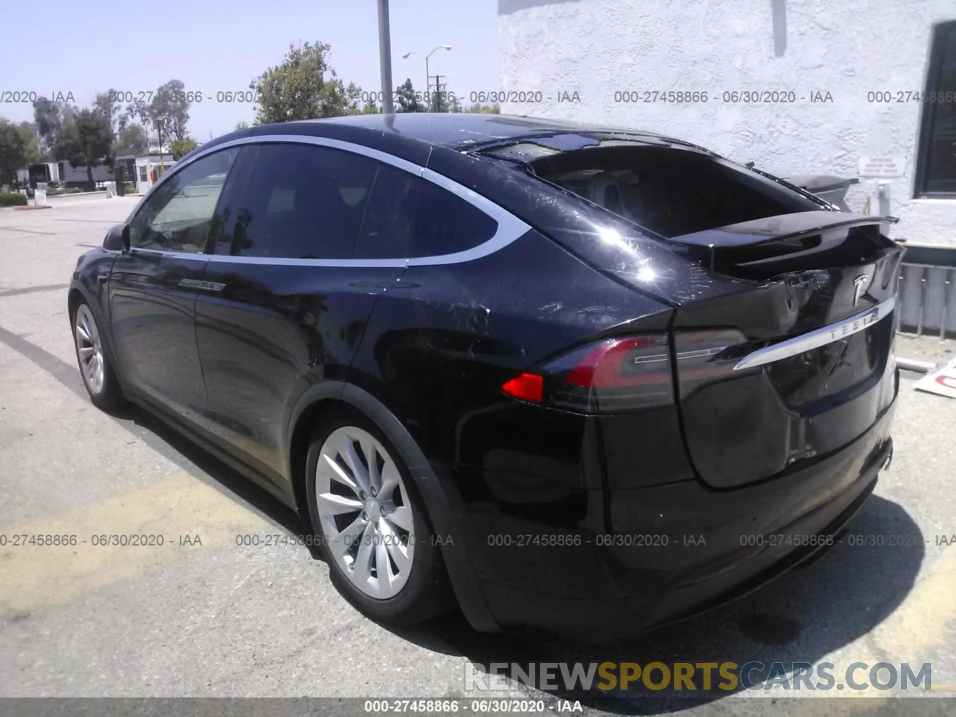 3 fotografías del automóvil dañado 5YJXCBE25LF217562 TESLA MODEL X 2020