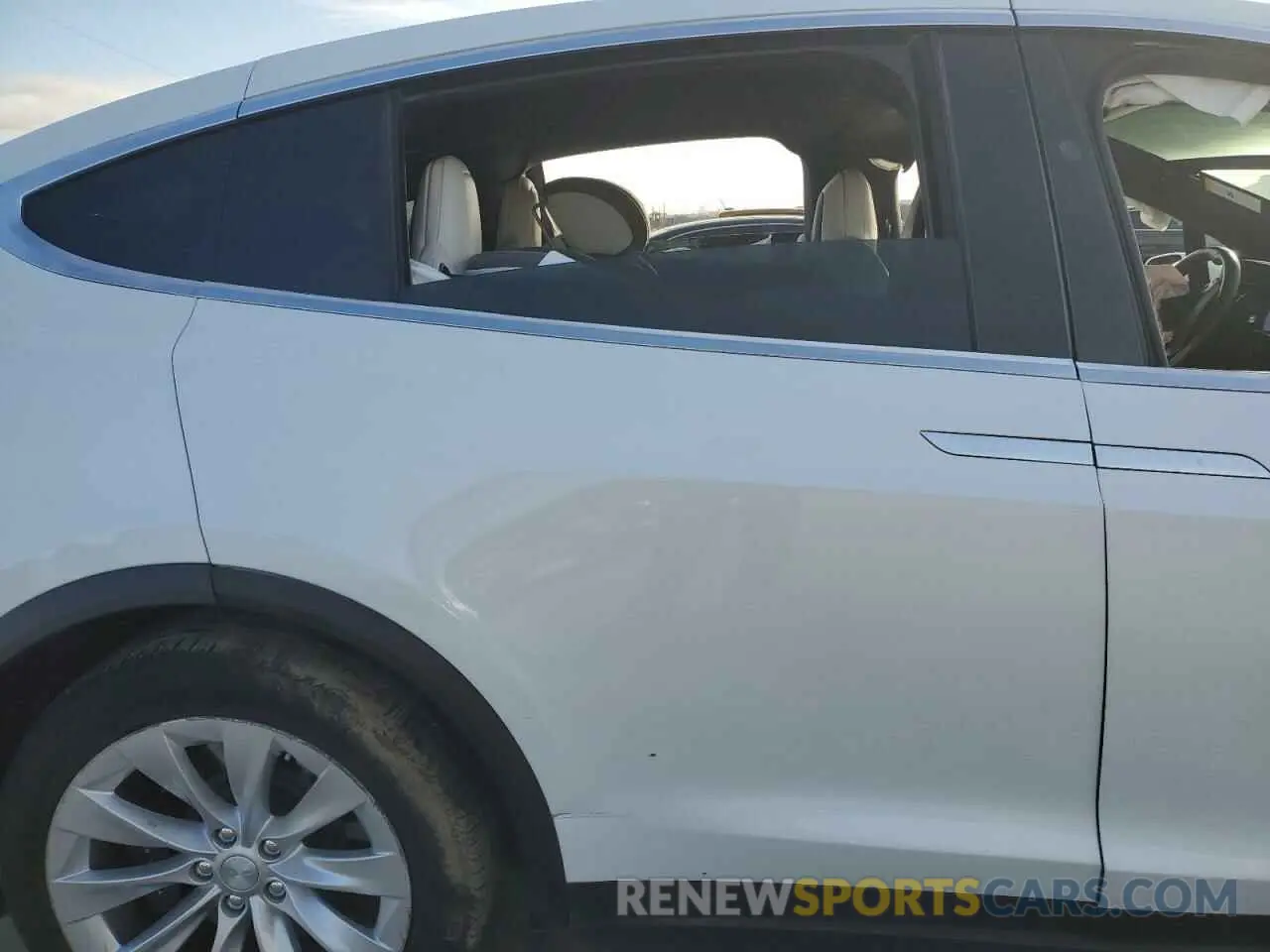 10 fotografías del automóvil dañado 5YJXCBE25LF220932 TESLA MODEL X 2020
