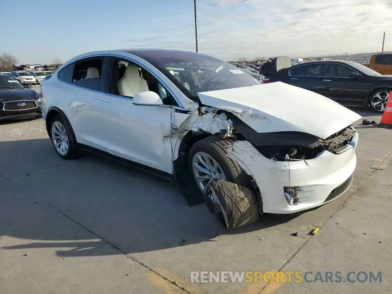 4 fotografías del automóvil dañado 5YJXCBE25LF220932 TESLA MODEL X 2020