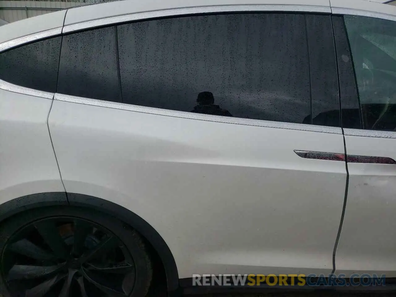 10 fotografías del automóvil dañado 5YJXCBE25LF283352 TESLA MODEL X 2020