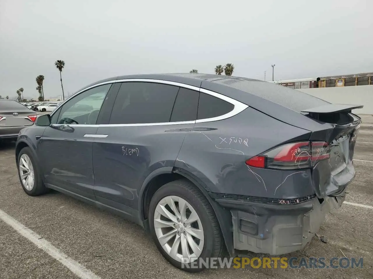 2 fotografías del automóvil dañado 5YJXCBE25LF305575 TESLA MODEL X 2020