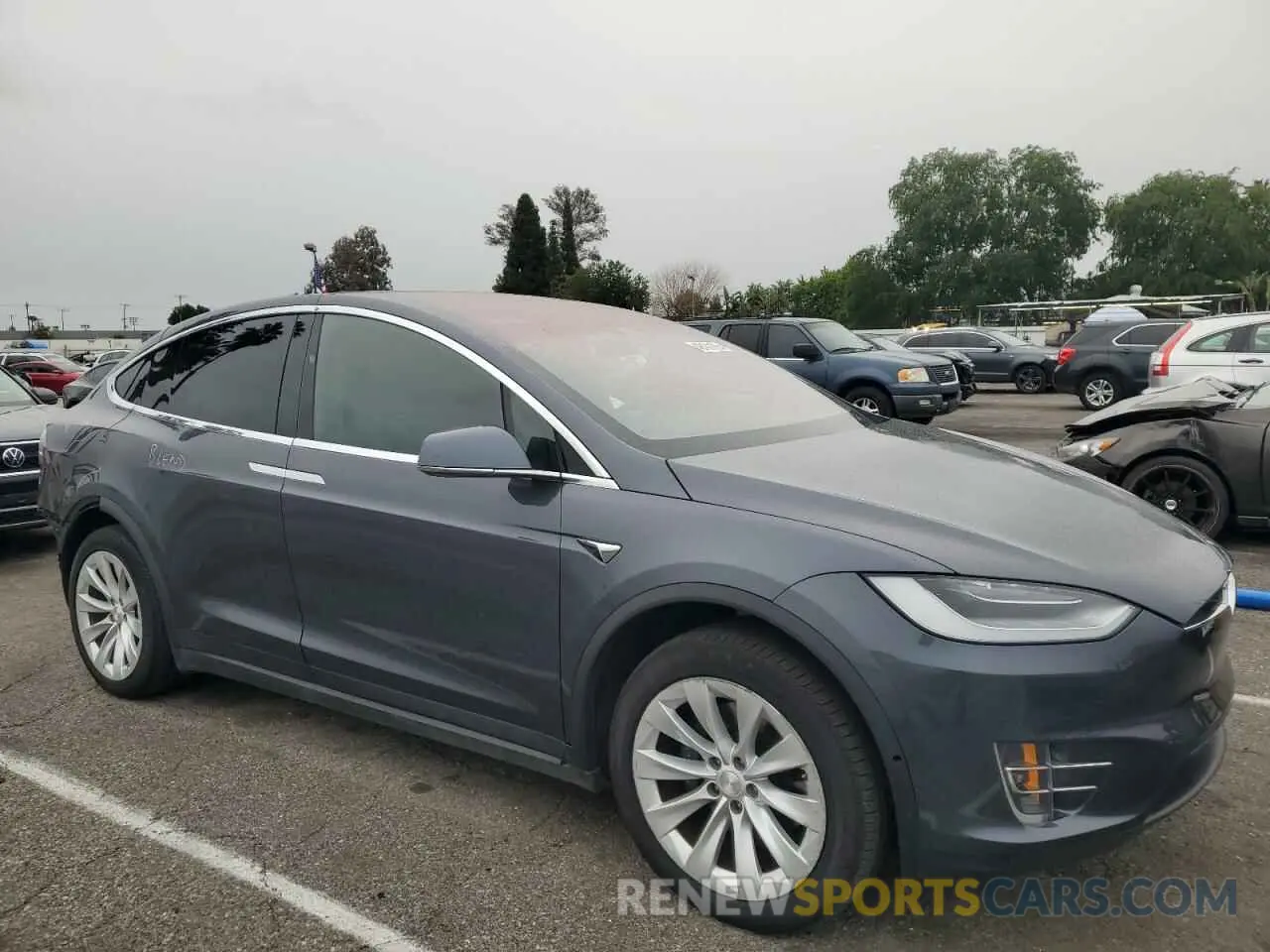 4 fotografías del automóvil dañado 5YJXCBE25LF305575 TESLA MODEL X 2020