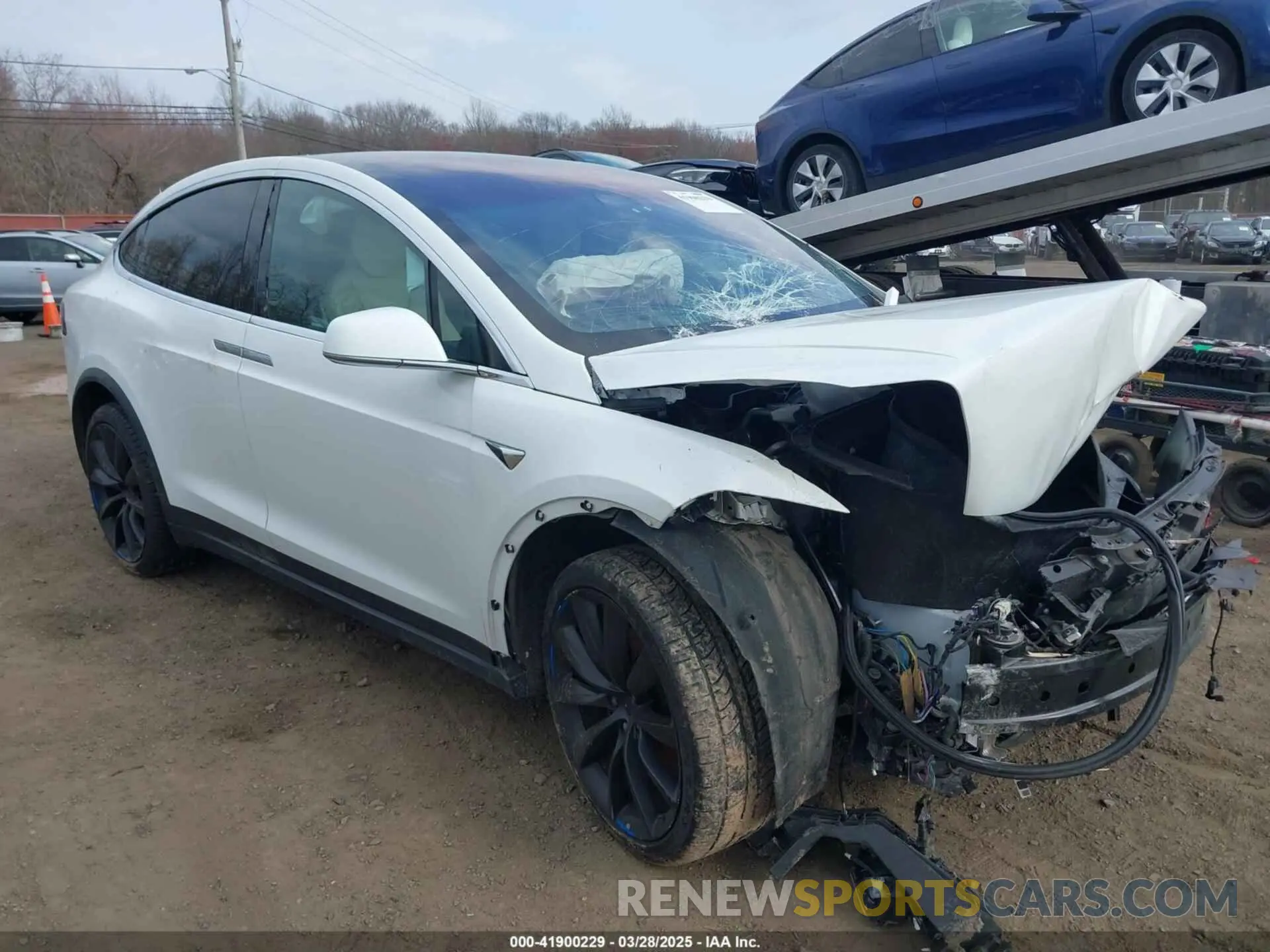 19 fotografías del automóvil dañado 5YJXCBE26LF213956 TESLA MODEL X 2020