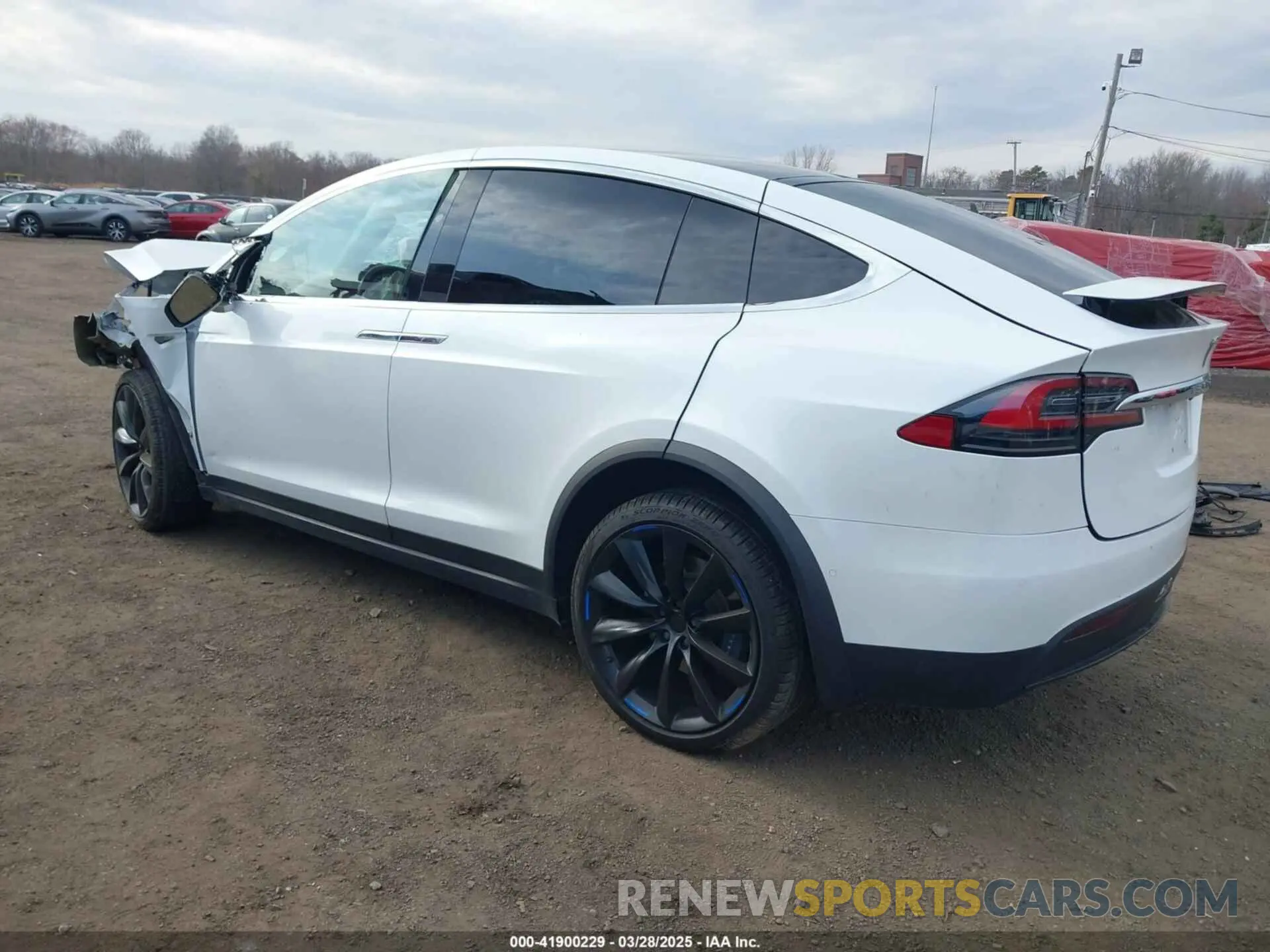3 fotografías del automóvil dañado 5YJXCBE26LF213956 TESLA MODEL X 2020
