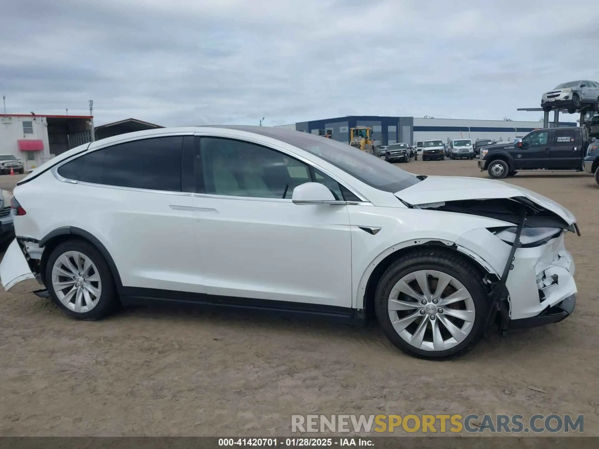 14 fotografías del automóvil dañado 5YJXCBE26LF234855 TESLA MODEL X 2020